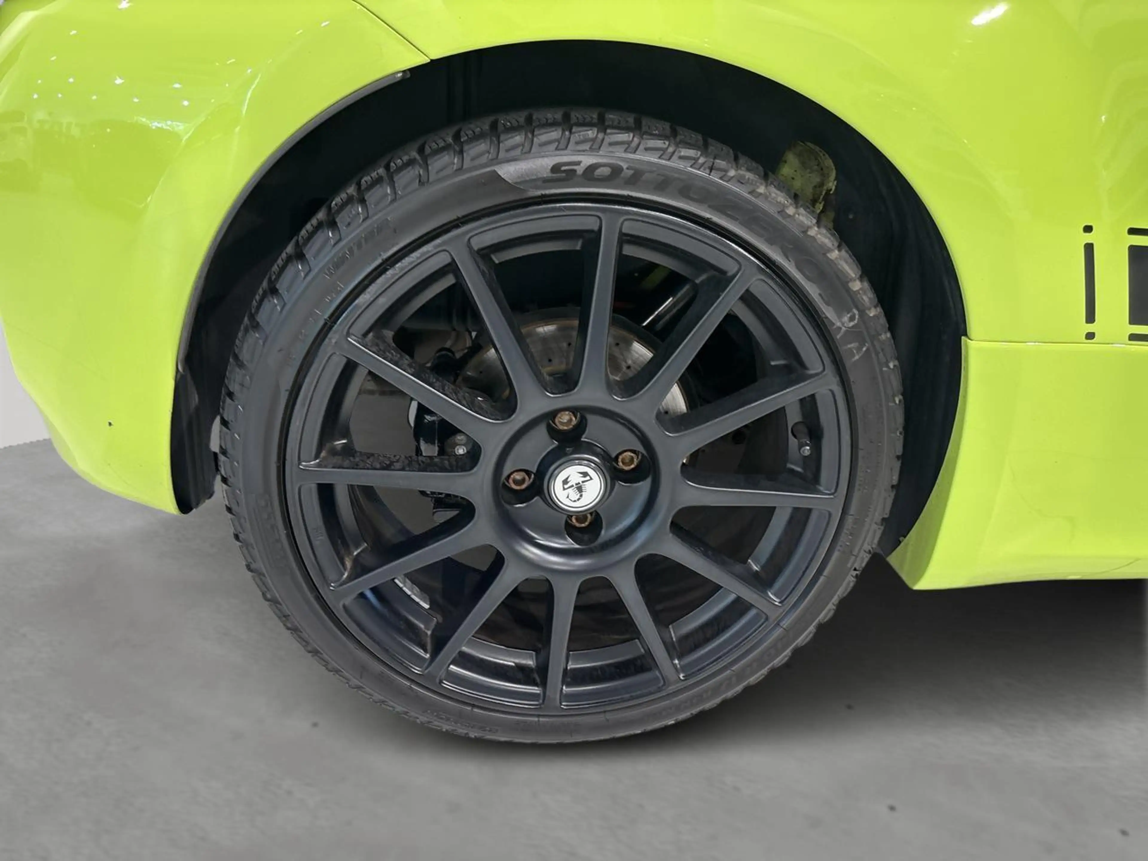Abarth 595 Competizione 500C 1.4 T-Jet 132kW — photo 3