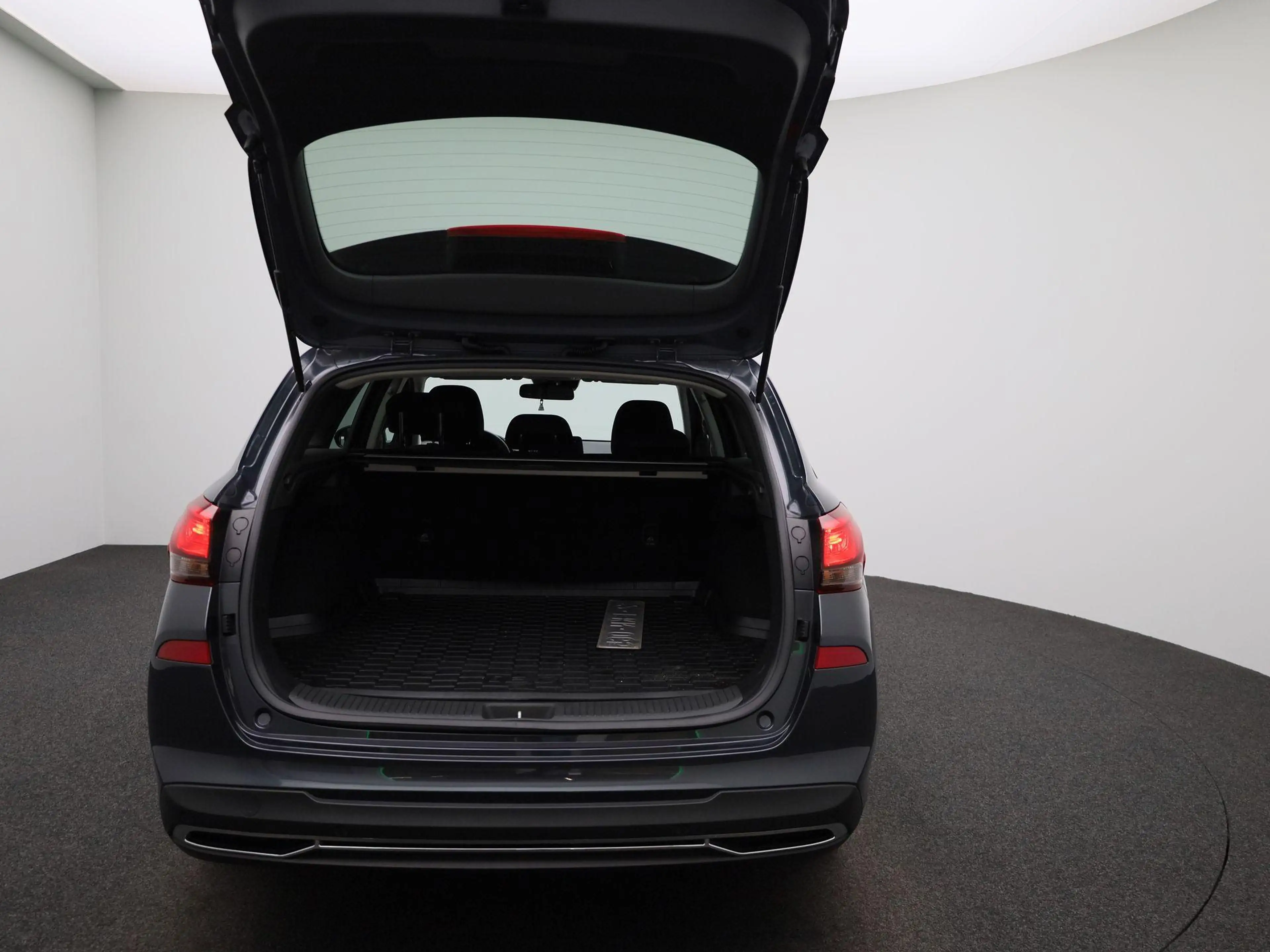 Hyundai i30 Wagon 1.0 T-GDi 88kW Techno DCT | Camera | PDC A | — photo 13