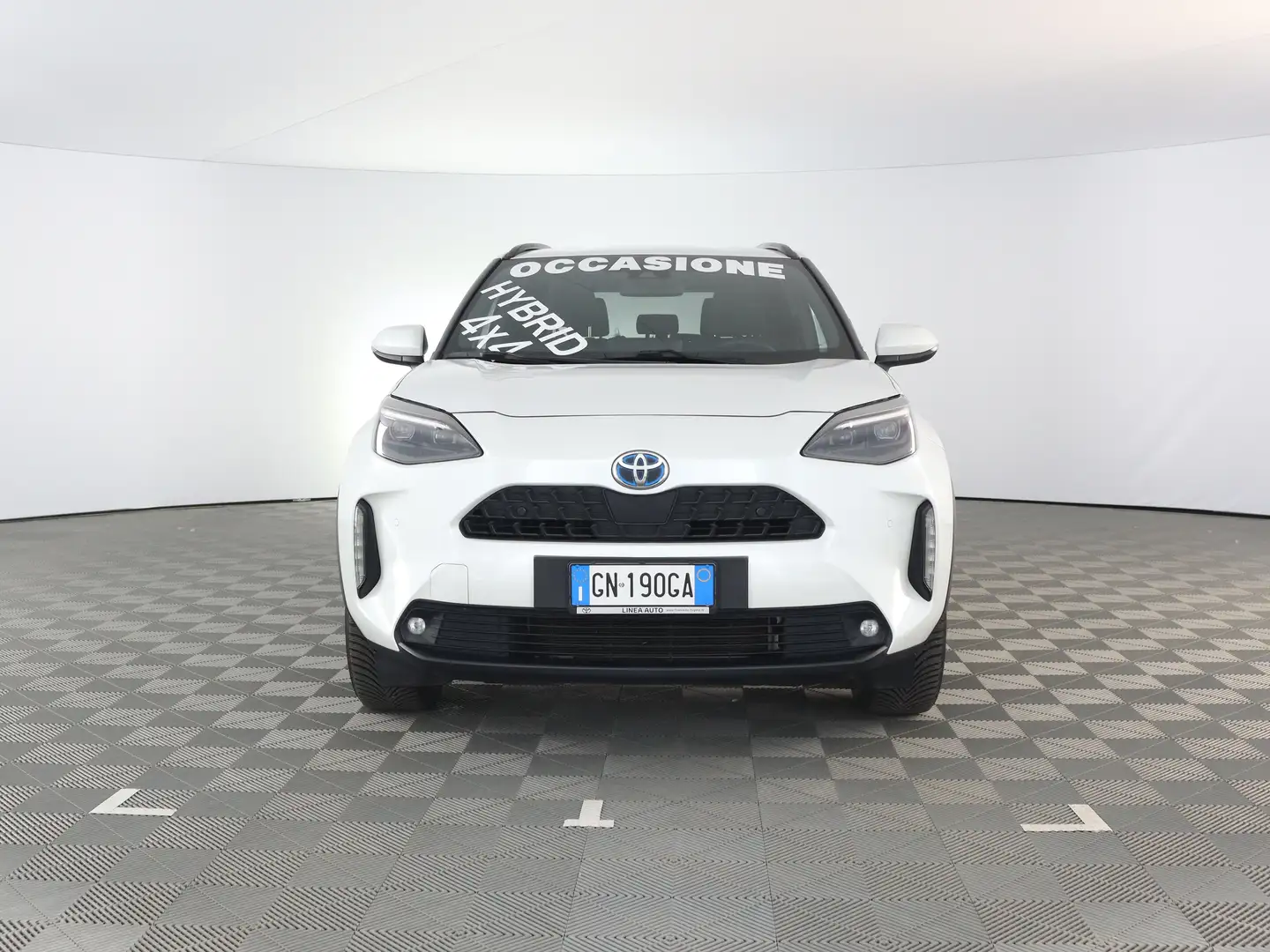 Toyota Yaris Cross 1.5h (116cv) awd-i Trend e-cvt Weiß - 2