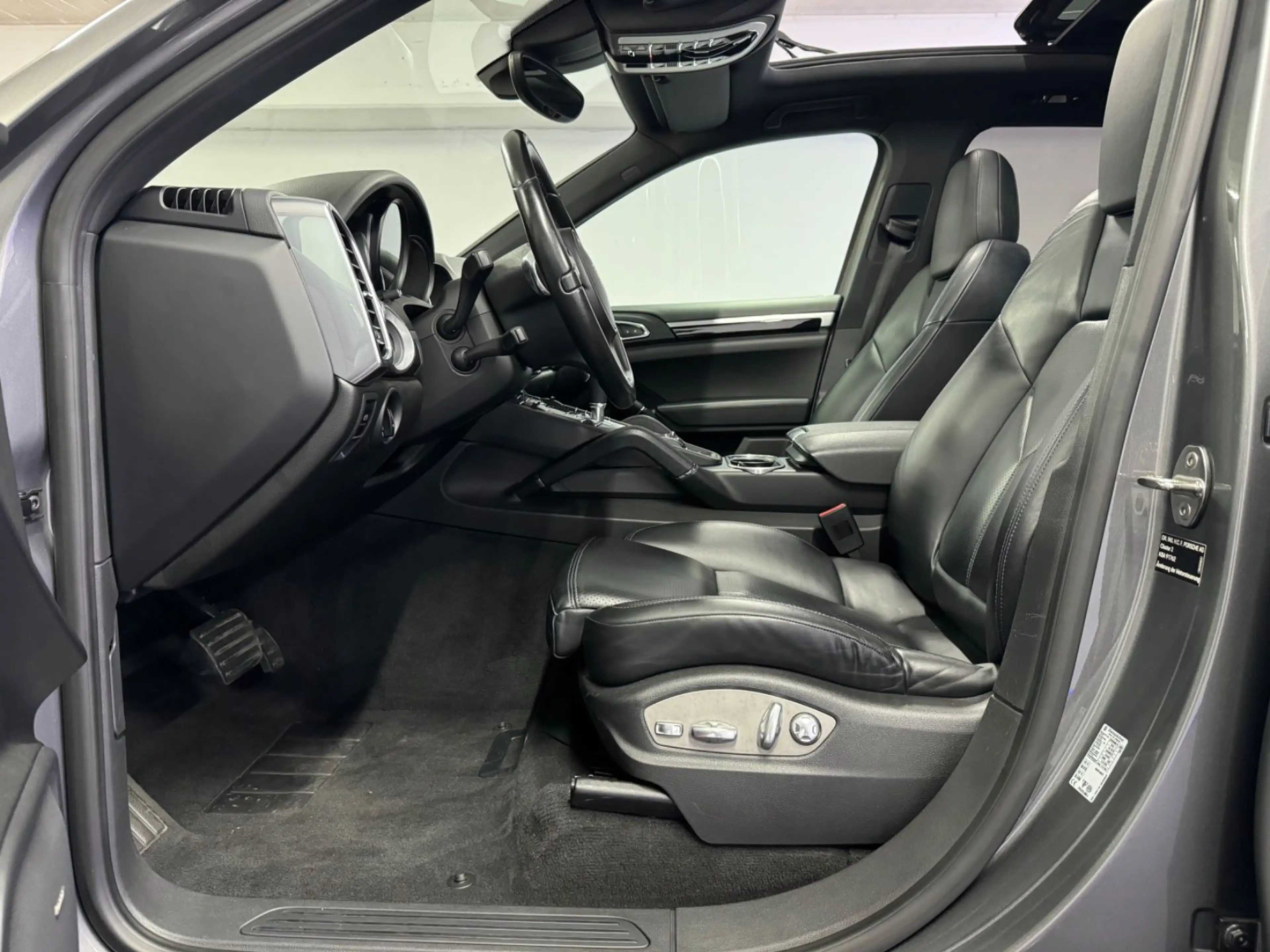 Porsche Cayenne Diesel STANDHZG PANO AIR MEMORY BOSE 21" — photo 12
