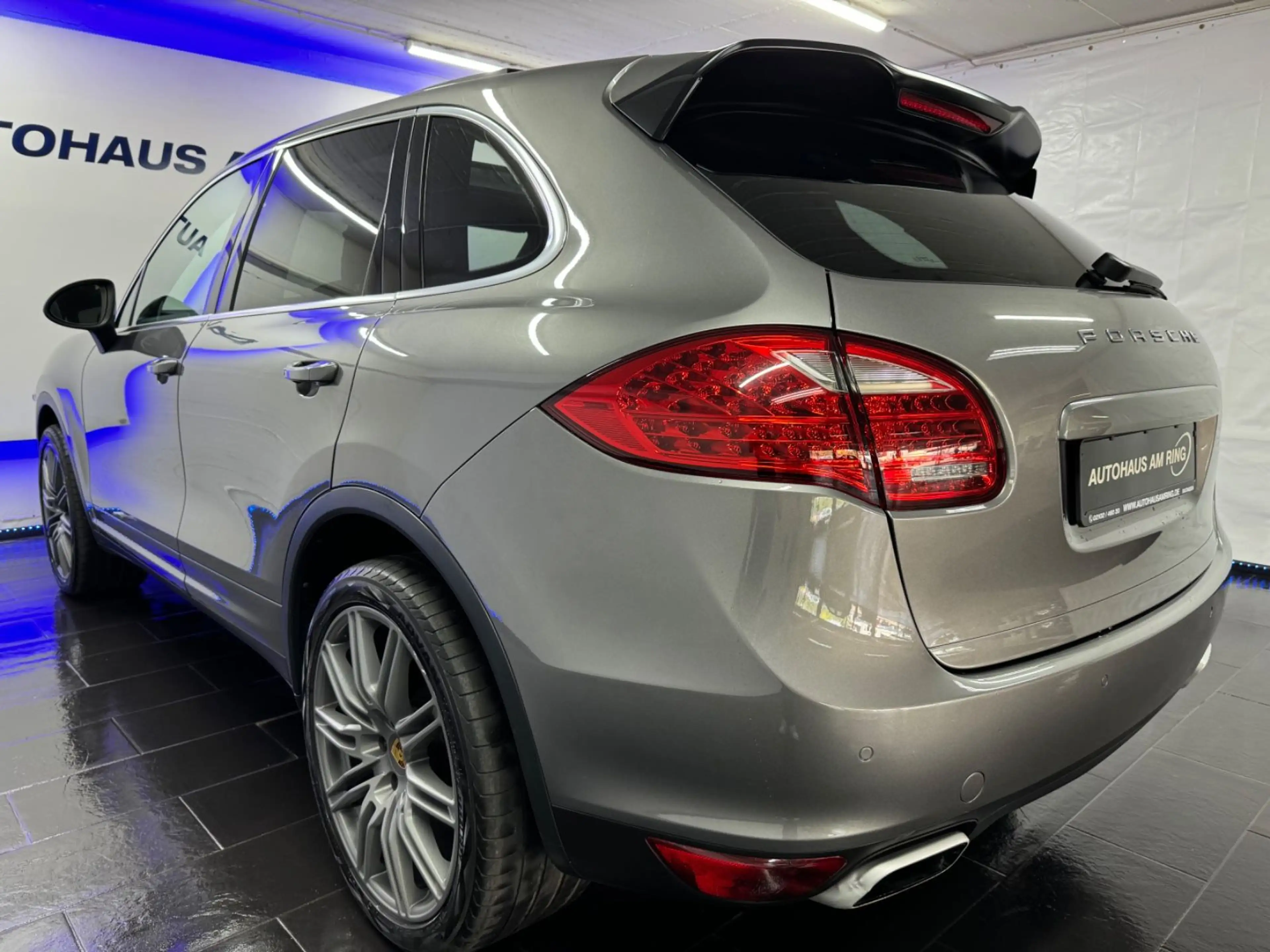 Porsche Cayenne Diesel STANDHZG PANO AIR MEMORY BOSE 21" — photo 8