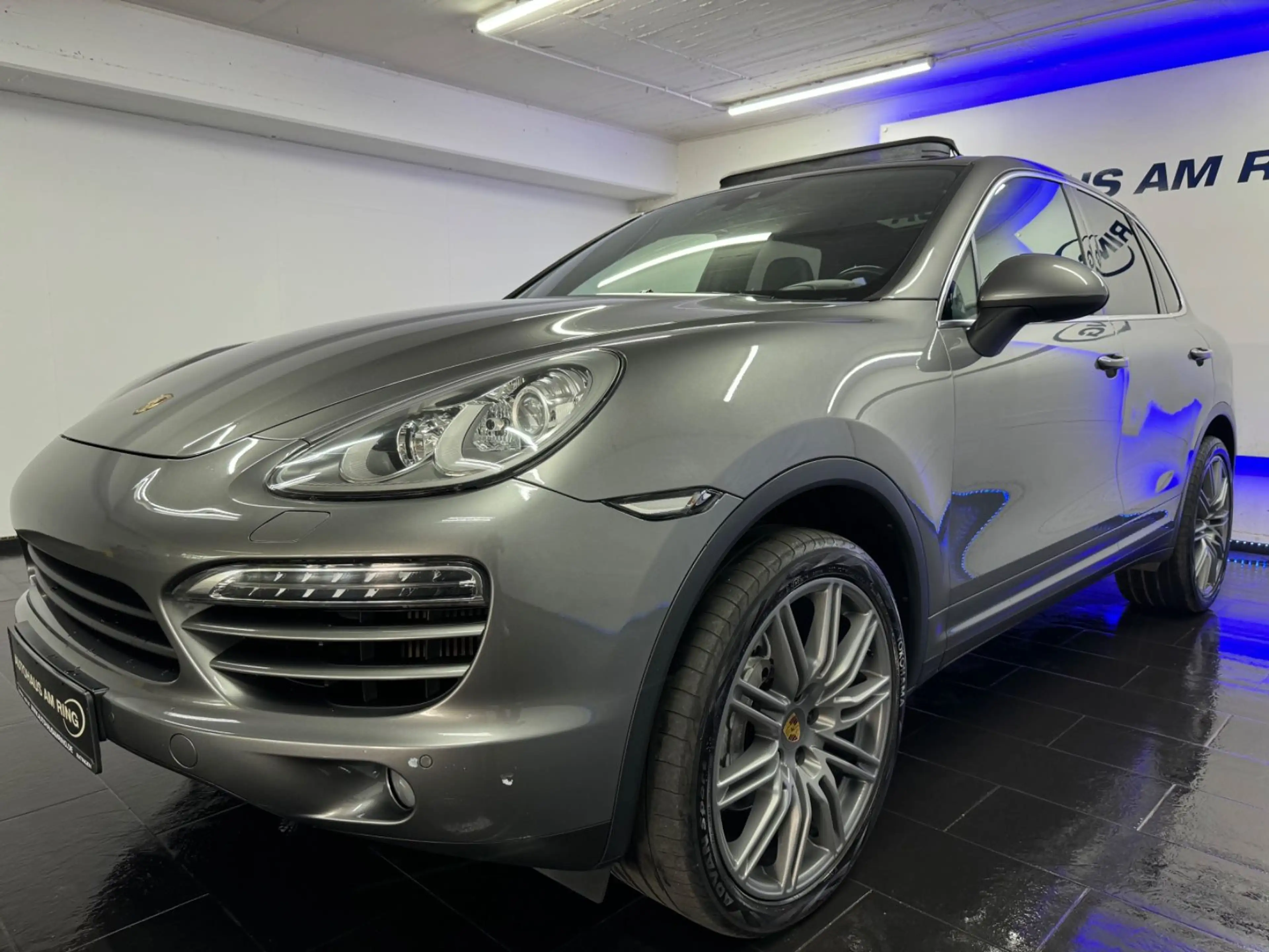 Porsche Cayenne Diesel STANDHZG PANO AIR MEMORY BOSE 21" — photo 2