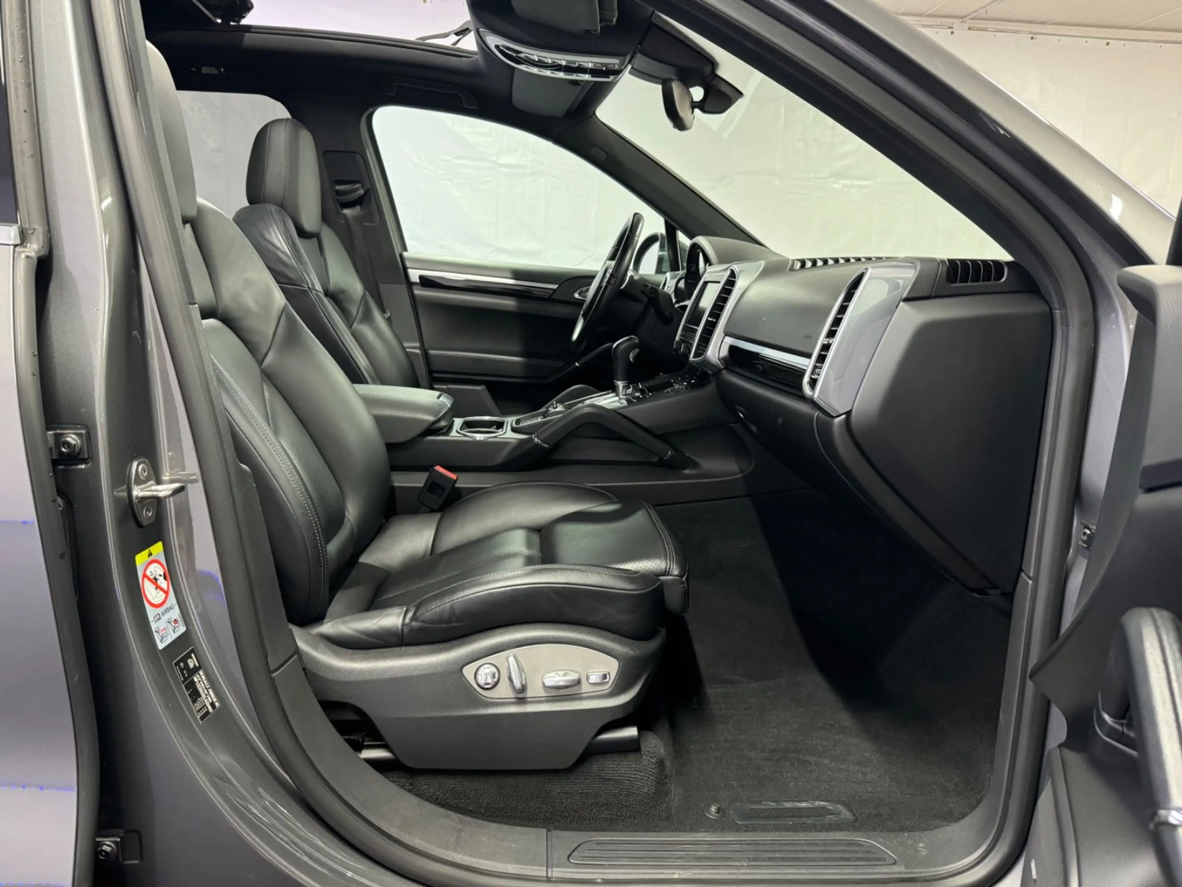 Porsche Cayenne Diesel STANDHZG PANO AIR MEMORY BOSE 21" — photo 11