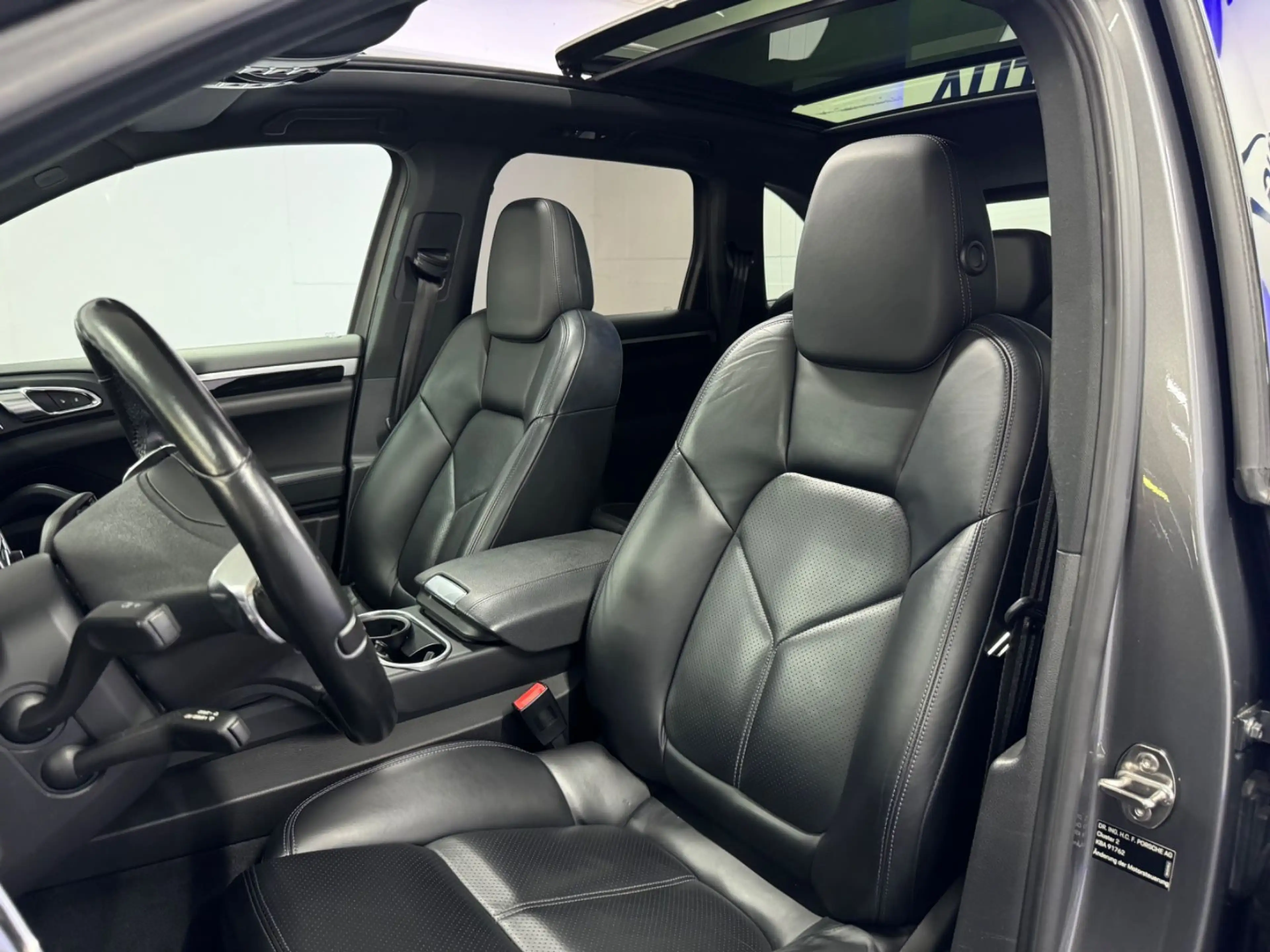 Porsche Cayenne Diesel STANDHZG PANO AIR MEMORY BOSE 21" — photo 13