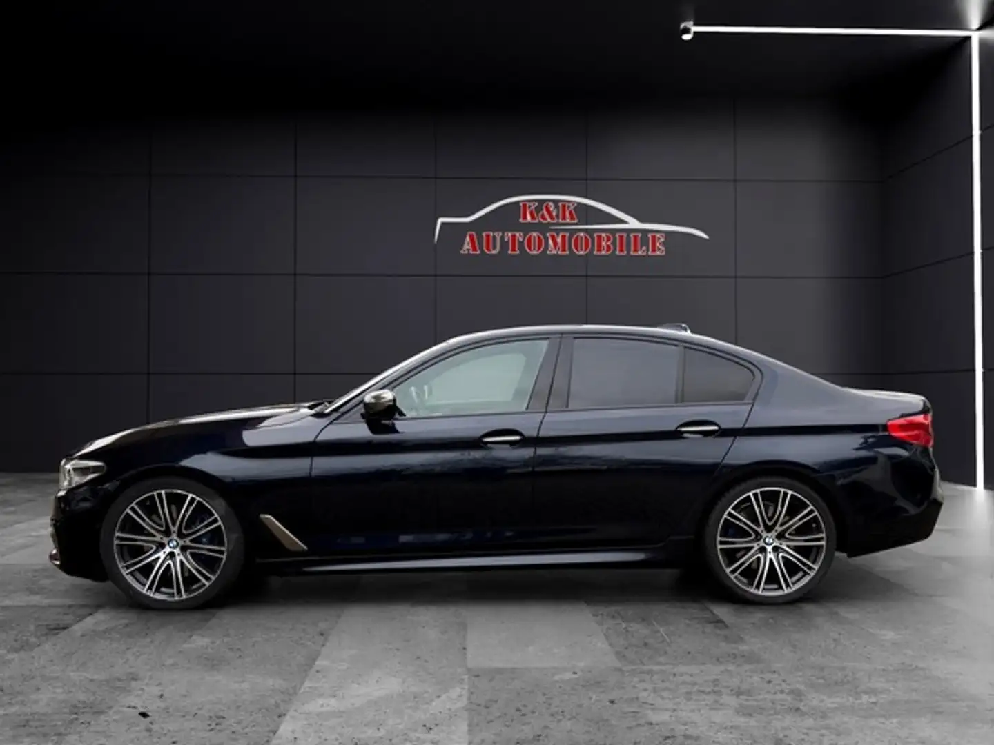 BMW M550 i xDrive HEAD UP/LEDER/NAVI/20 ZOLL Negru - 2