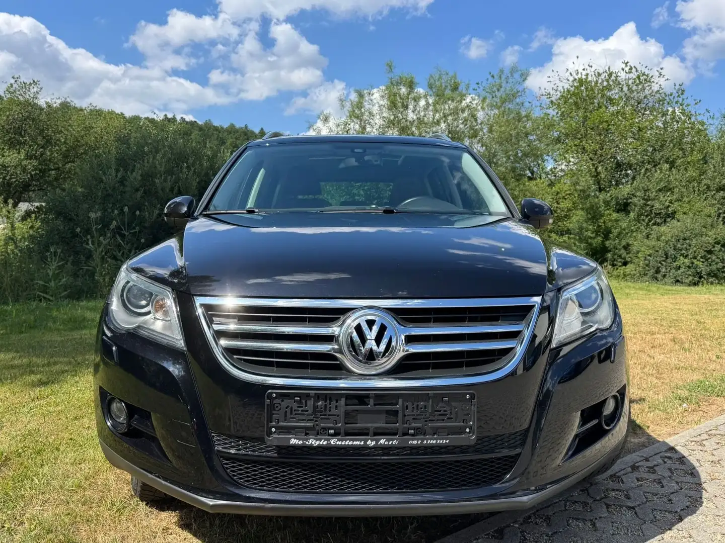 Volkswagen Tiguan Sport & Style 4Motion*DSG*4x4*Pano*Navi* crna - 1