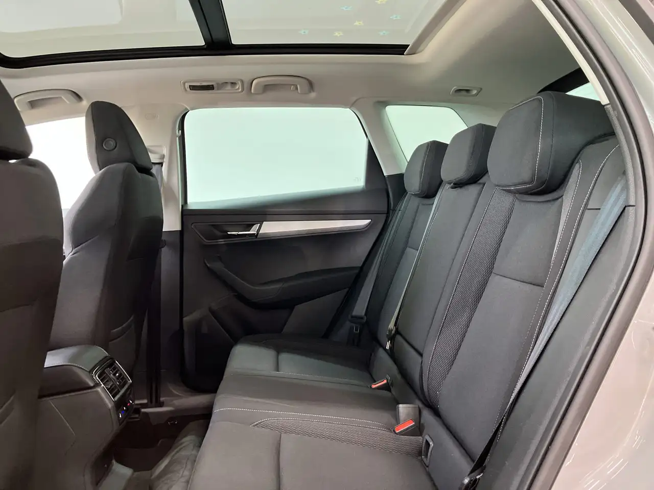 Skoda Karoq Selection 1,5 TSI*KESSY SHZ PANO NAVI AHK*, миниатюра 7