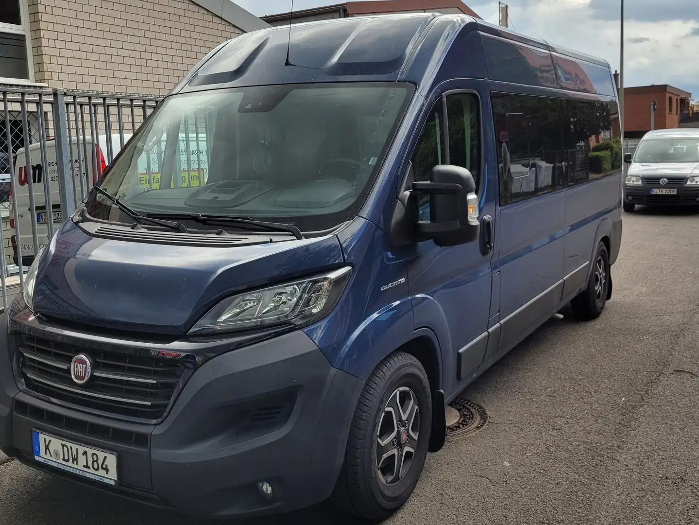 Fiat Ducato Ducato Shuttle L4H2 Autm. Shuttle 9-Sitzer Blau - 1