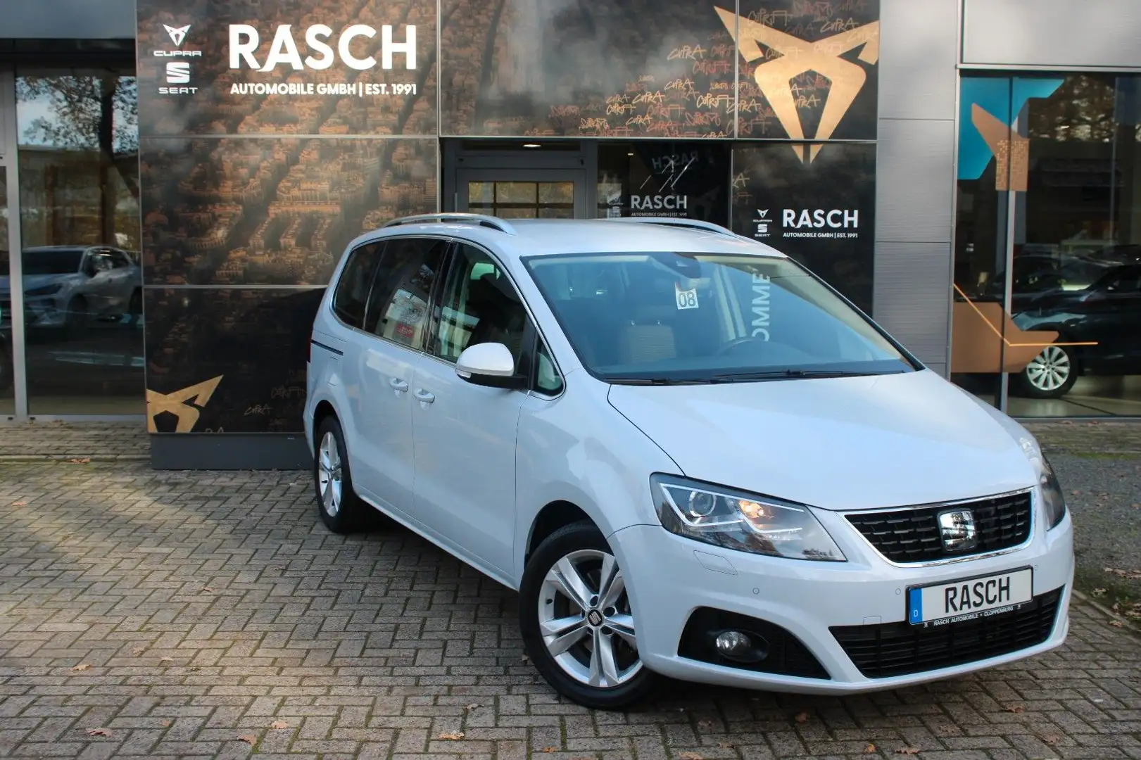 SEAT Alhambra 2.0 TDI DSG +SHZ+RFK+NAVI+AHK+KESSY+GRA Silber - 2