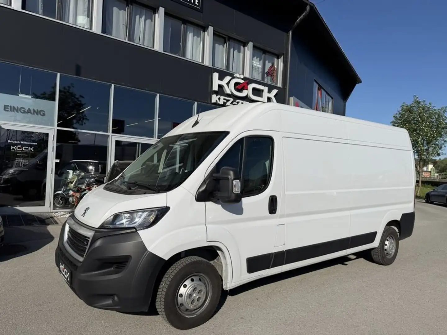 Peugeot Boxer 333 L3H2 BlueHDi 140 Stop&Start Weiß - 1