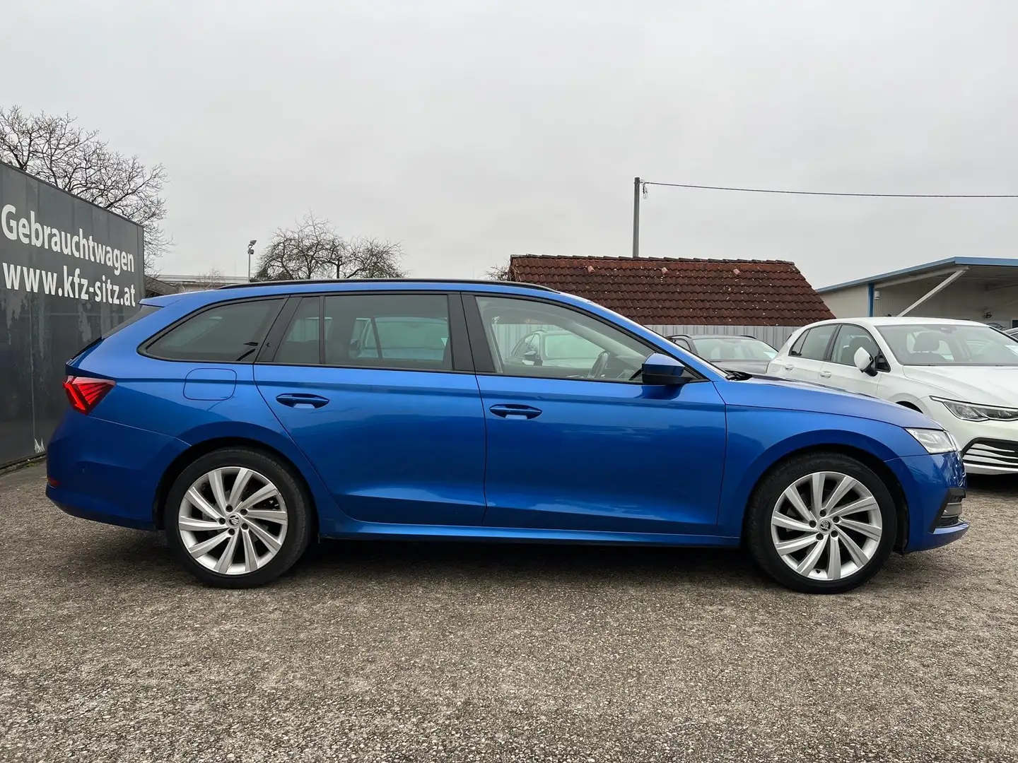 Skoda Octavia Combi 2,0 TDI Style DSG | NP € 47.200 Blau - 2