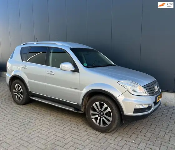 SsangYong Rexton RX 200 e-XDI Sapphire HD GRIJS-KENTEKEN 3500KG