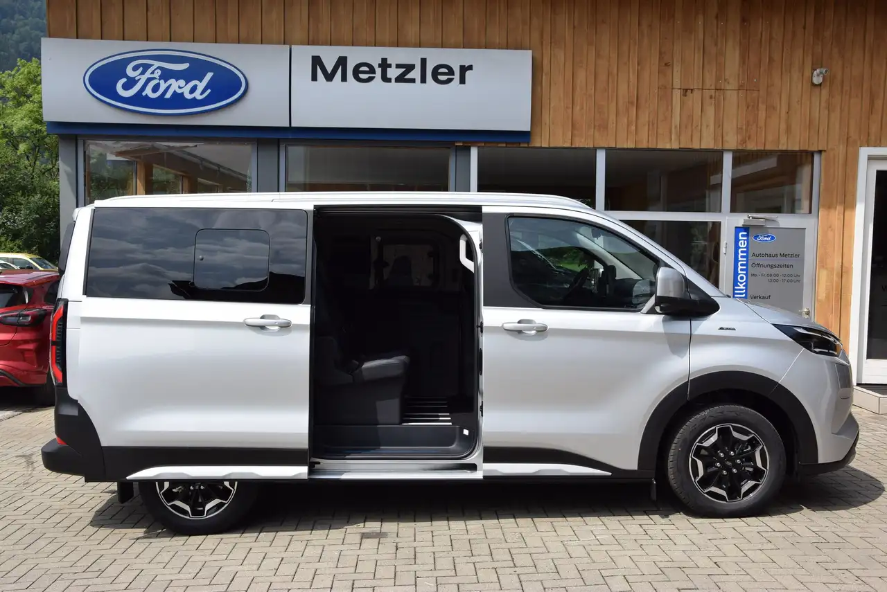 Ford Tourneo Custom 2026 — фото 9