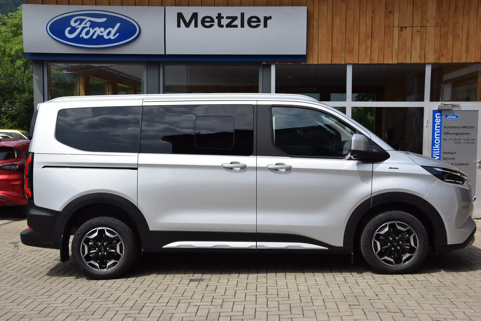 Ford Tourneo Custom Plug-in Hybrid 340 L1 Tourneo Active FWD Silber - 1