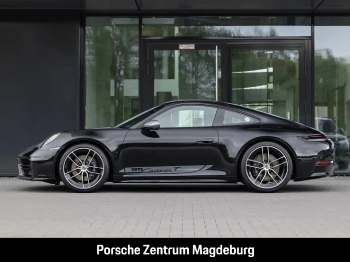 Porsche 992 -2 (911) Carrera T *BOSE*84l TANK*SHZ* Zwart - 2