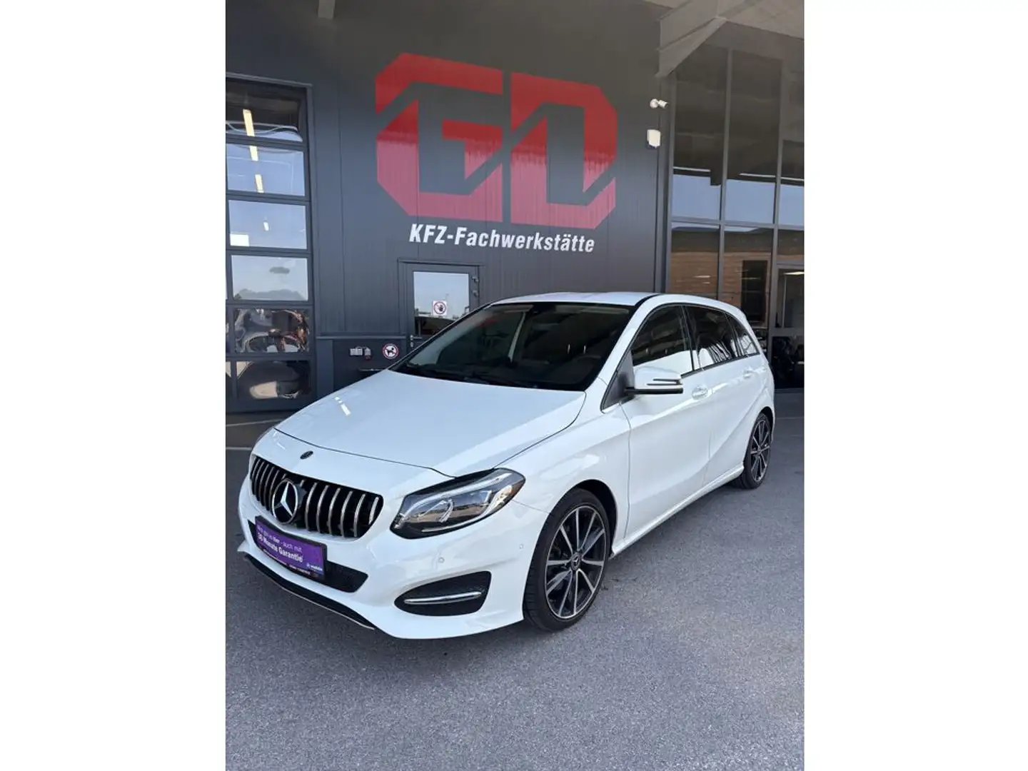 Mercedes-Benz B 200 d Austria Night Edition/AHK/Rückfahrkamera Blanco - 1