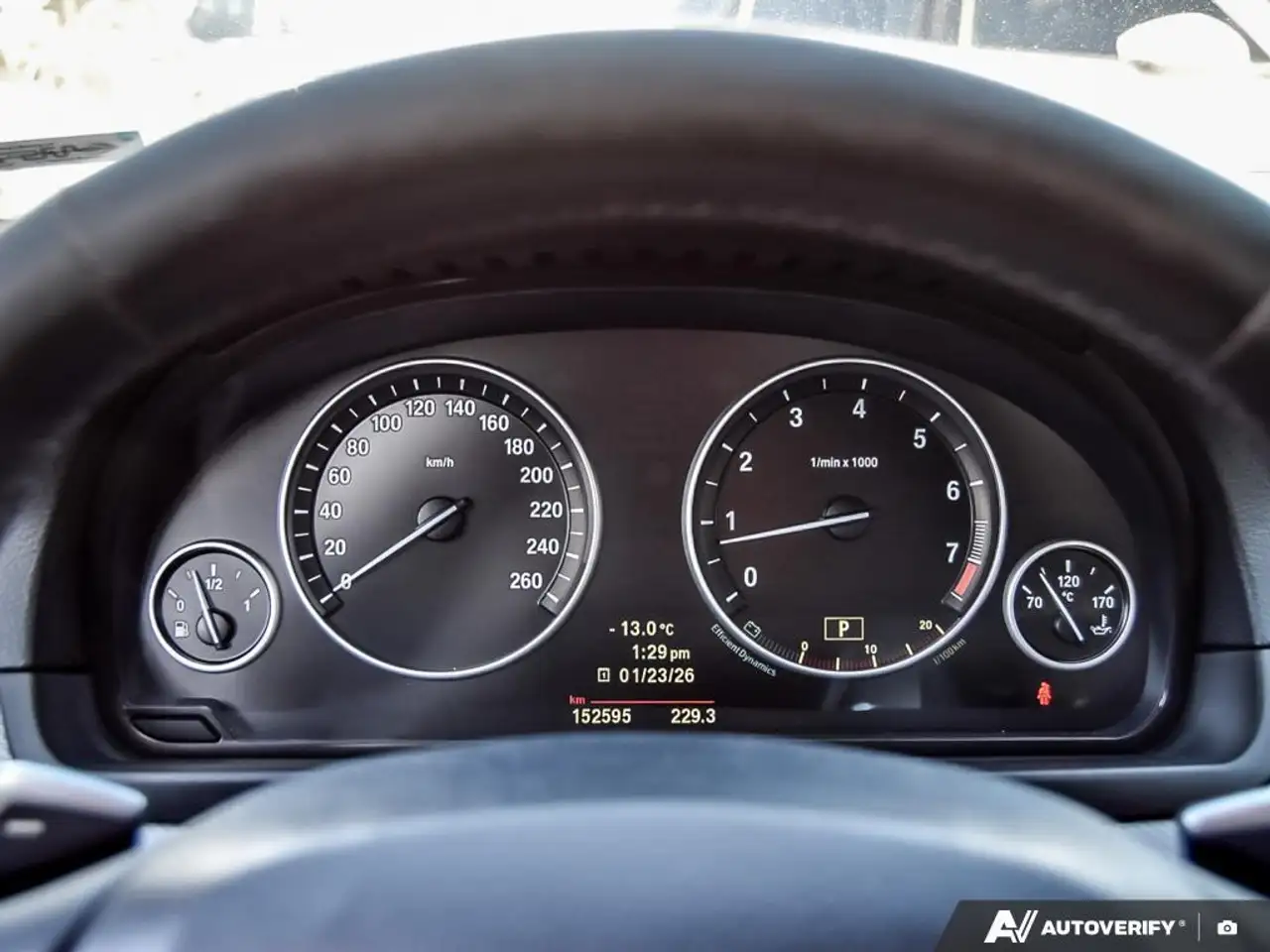 BMW 5 Series снимка BMW 5 Series