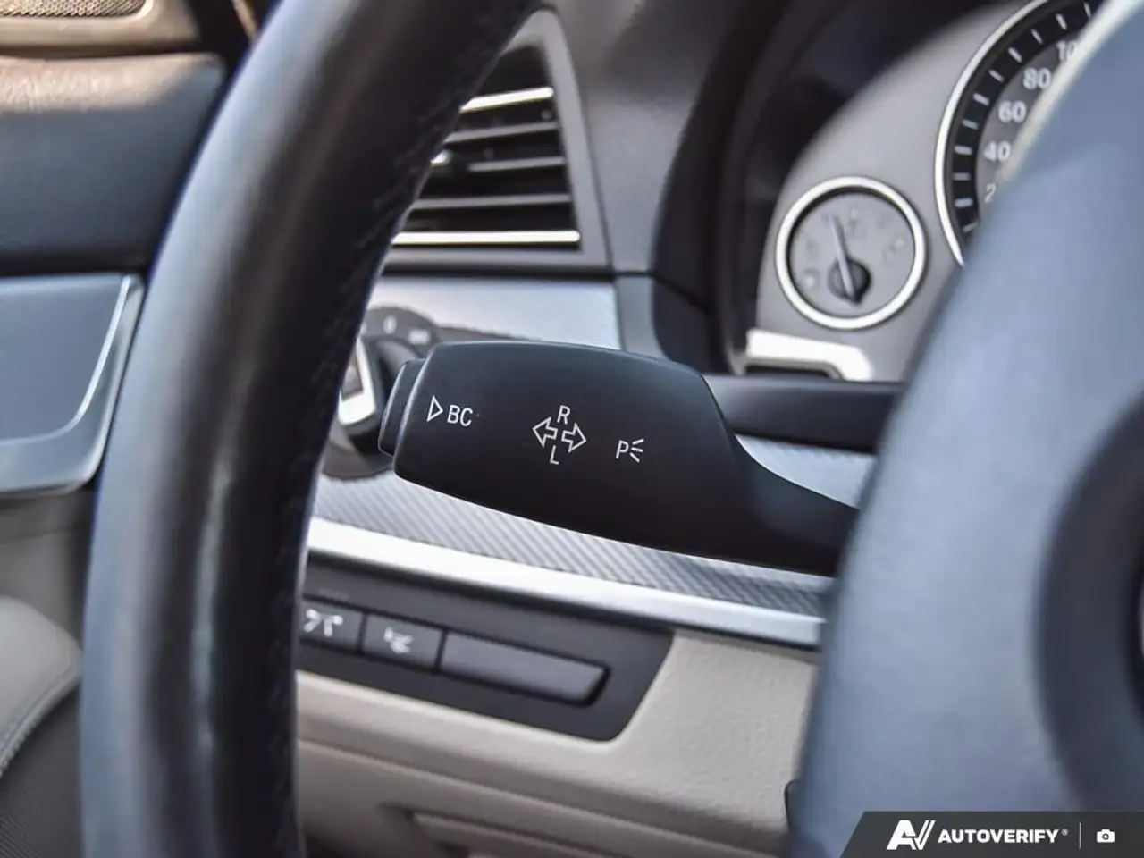 BMW 5 Series снимка BMW 5 Series