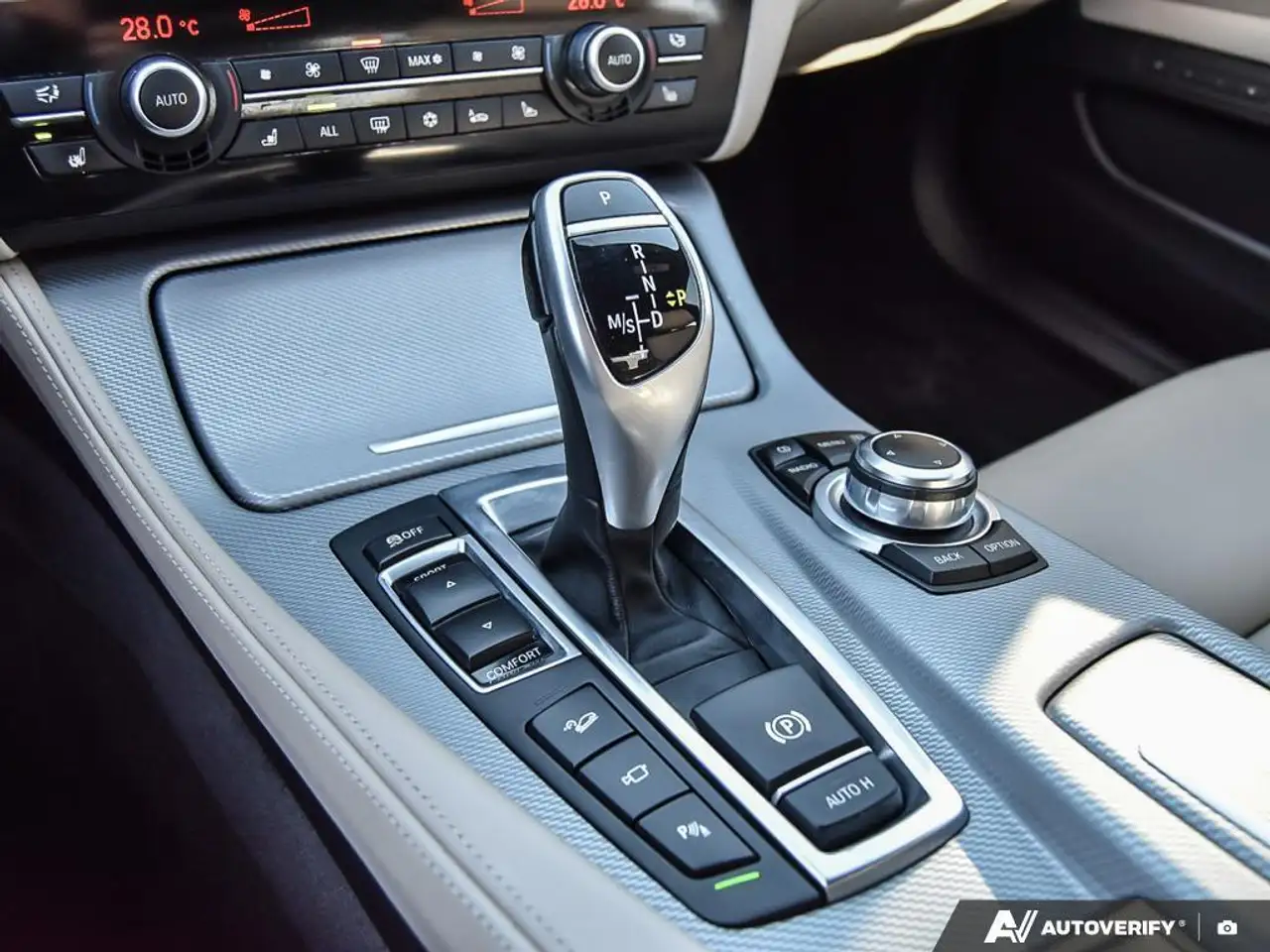 BMW 5 Series снимка BMW 5 Series