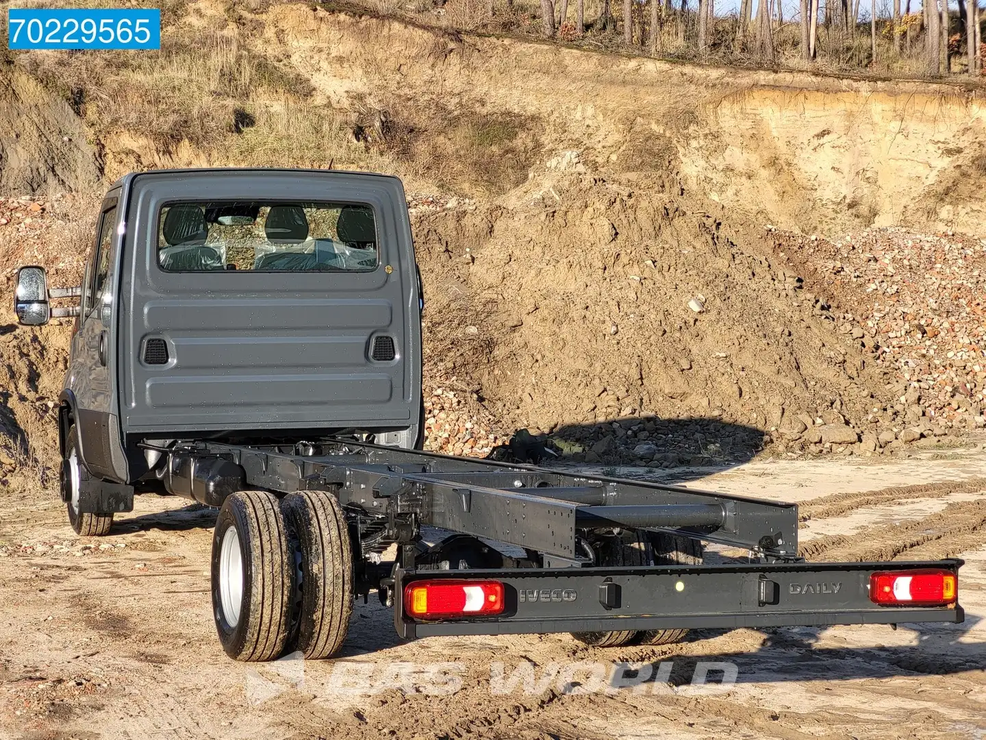 Iveco Daily 70C18 A/C Gris - 2