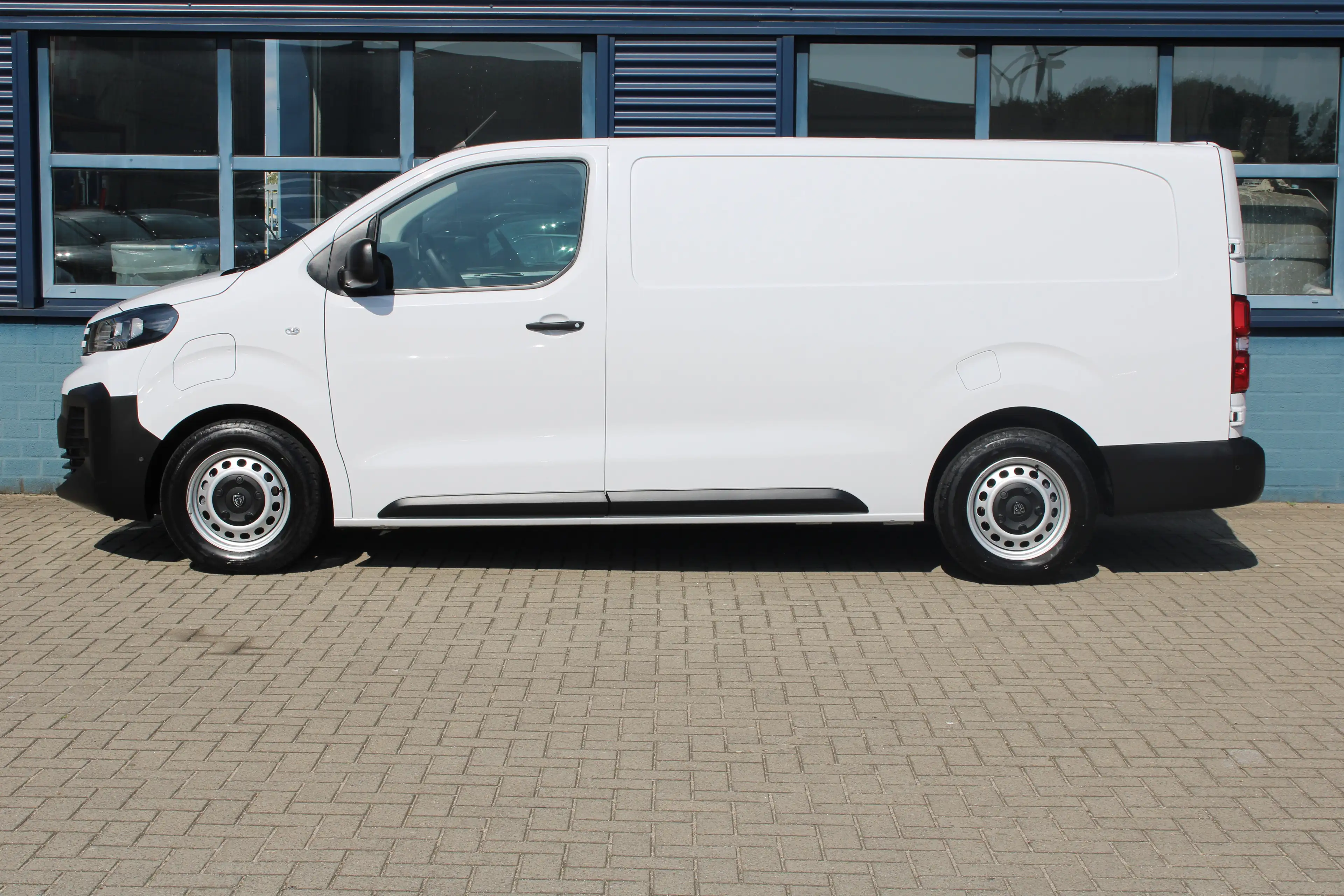 Peugeot e-Expert L3 75 kWh | 8 JAAR GARANTIE | CAMERA | NAVI | BETI — photo 2