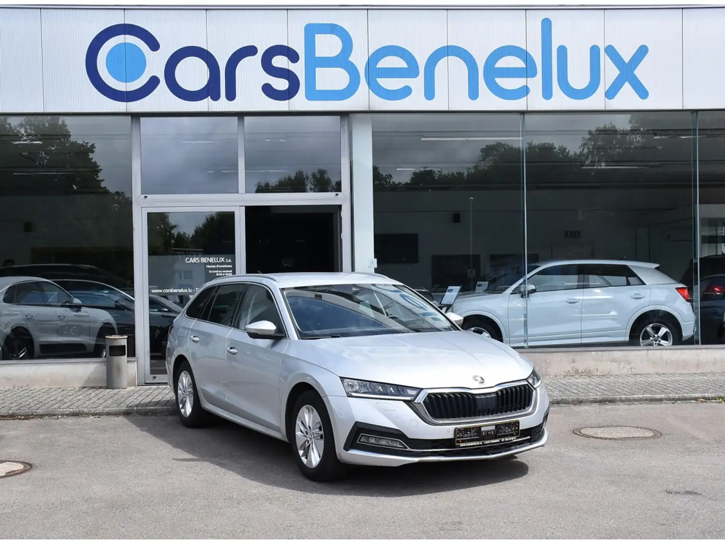 Skoda Octavia Combi 2.0 TDI Clever DSG ATT RMQ GPS 1° MAIN Plateado - 1