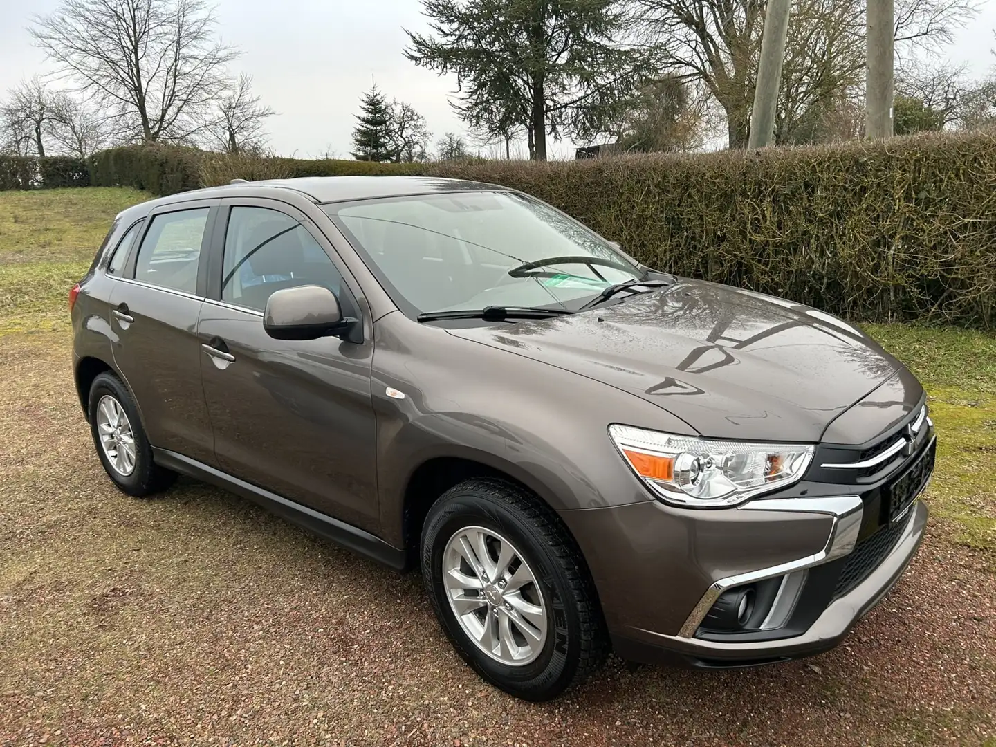 Mitsubishi ASX 1.6 ClearTec 2WD Active +AHK +WINTERRÄDER ALU Marrón - 2