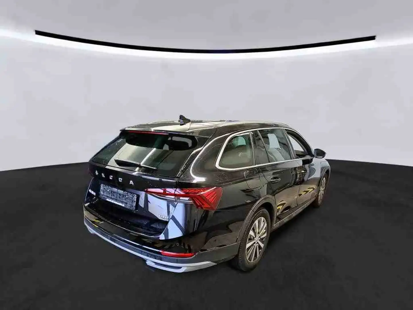 Skoda Octavia Combi Scout 2.0 TDI DSG 4x4 / Navi, AHK Schwarz - 2