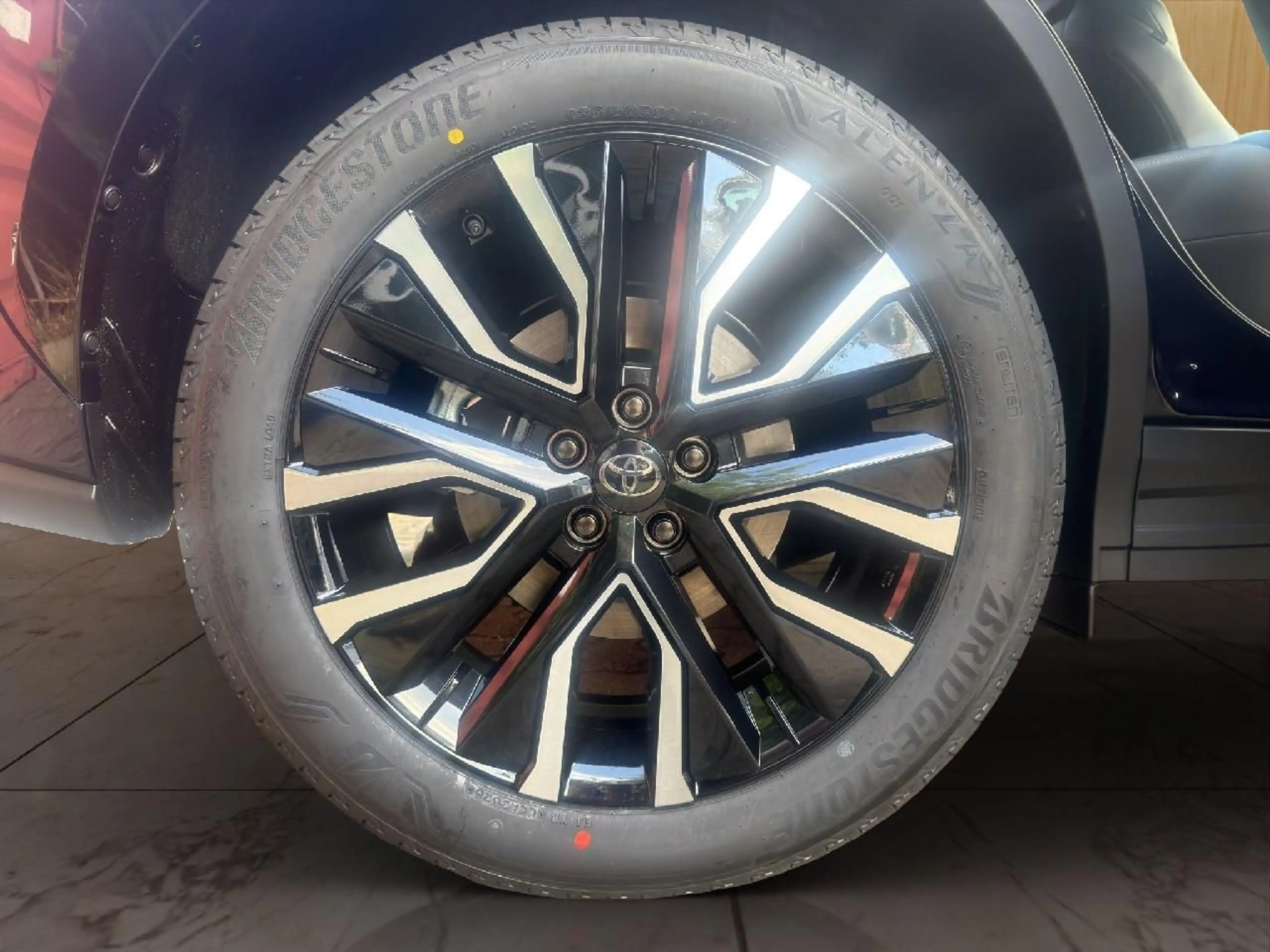 Toyota bZ4X AWD Lounge — photo 15