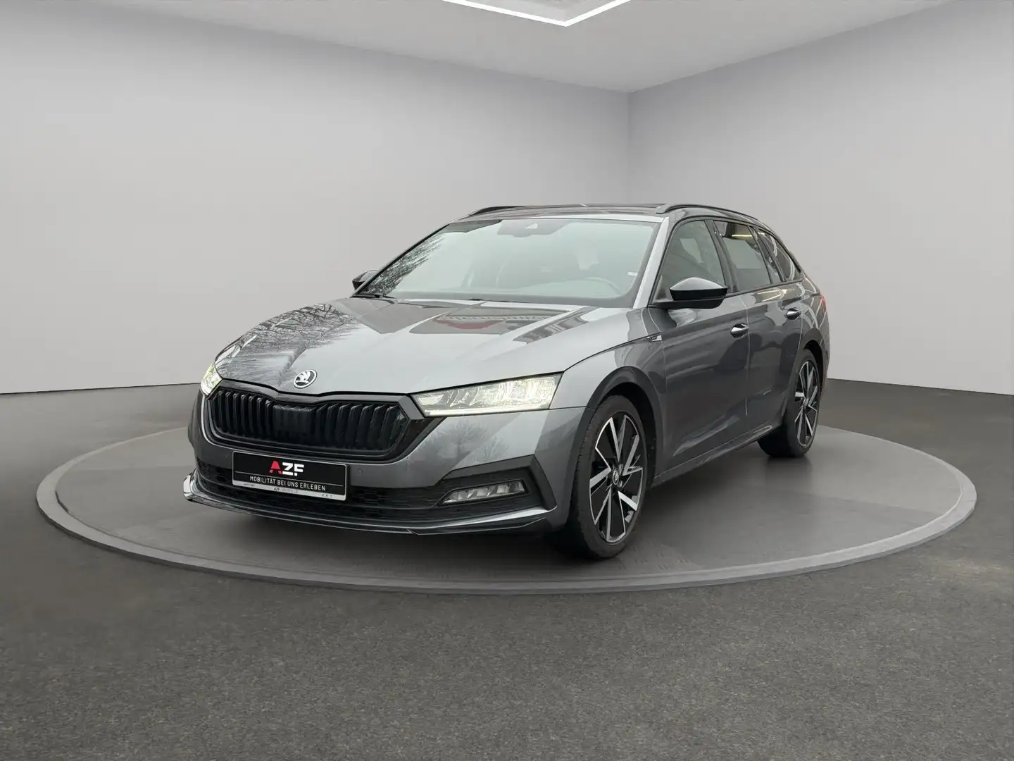 Skoda Octavia Combi 2.0 TDI DSG Sportline LED+SMART LI Grau - 2