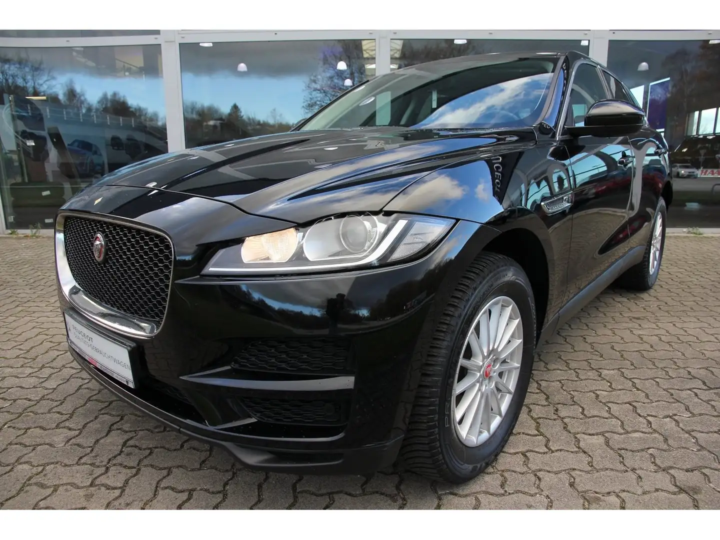 Jaguar F-Pace F-PACE E-Performance Pure RFK Carplay Schwarz - 2