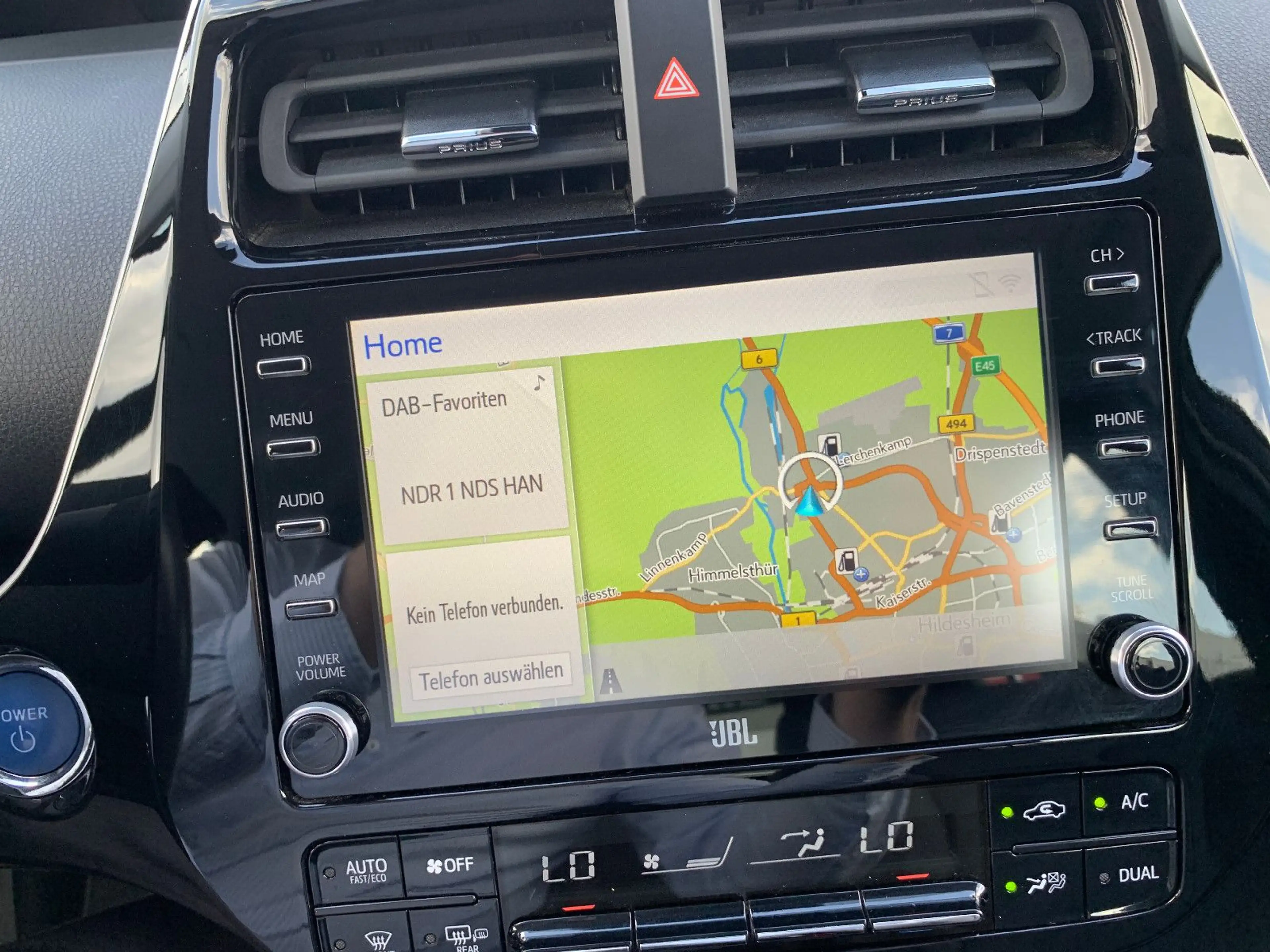 Toyota Prius Plug-in Hybrid Executive — photo 8