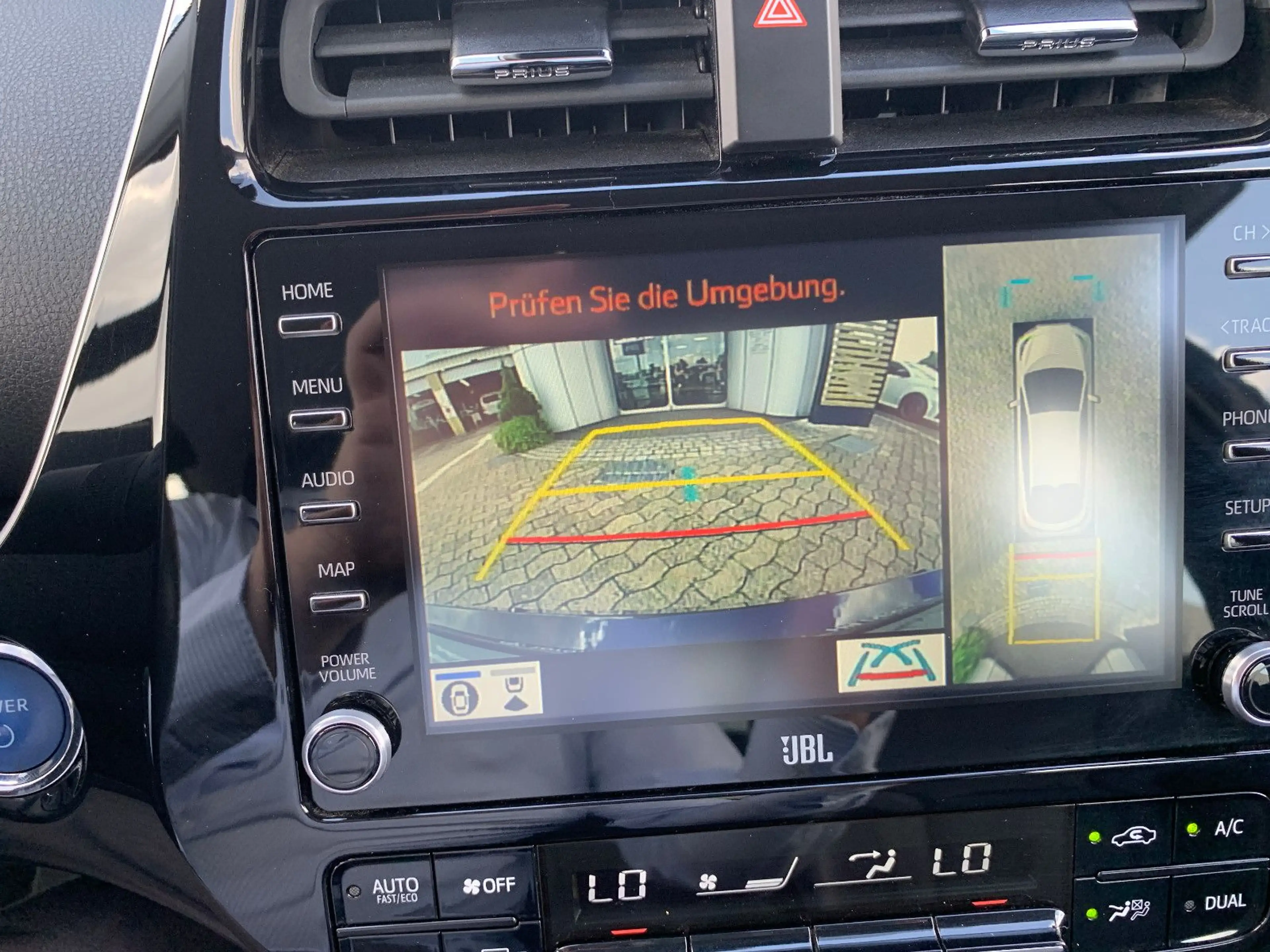 Toyota Prius Plug-in Hybrid Executive — photo 9