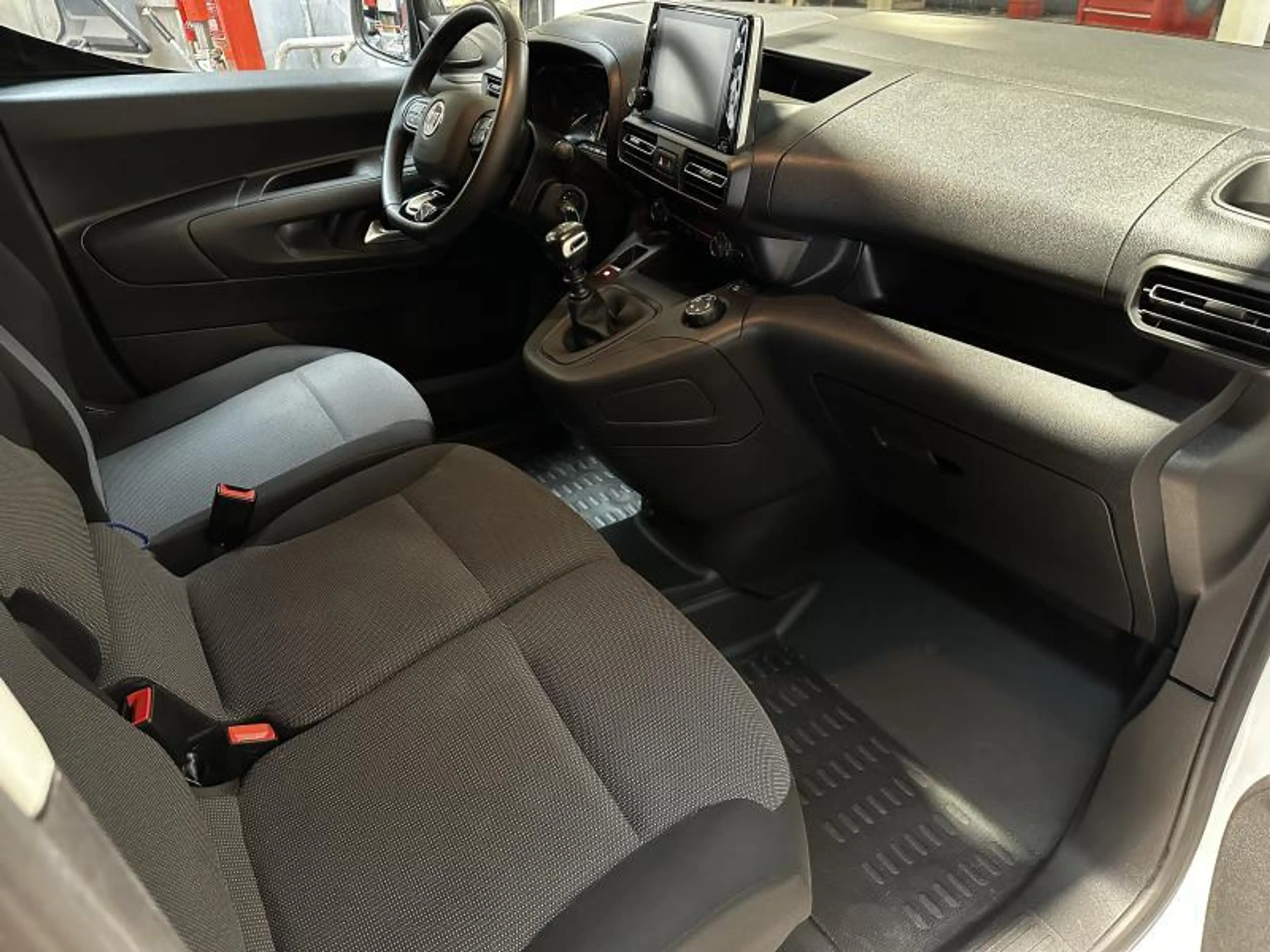 Fiat Doblo Van L1  15HDI 102ch — photo 2
