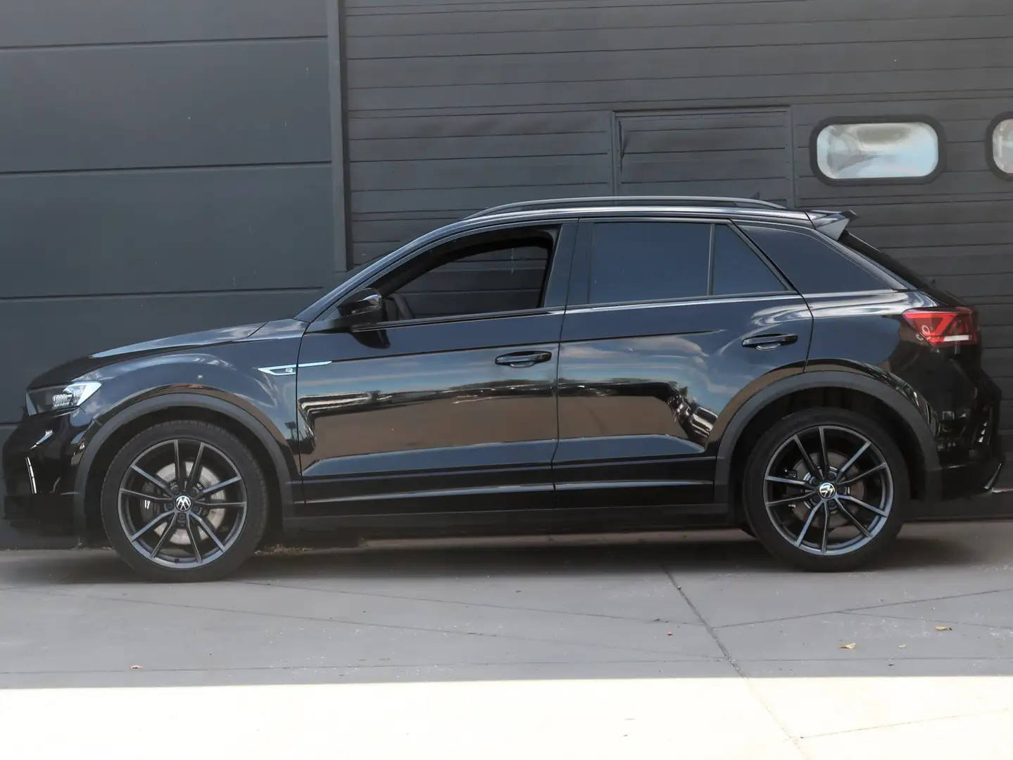 Volkswagen T-Roc BLACK Pack 2.0 TSI OPF 4MOTION DSG AKRAPOVIC Zwart - 1