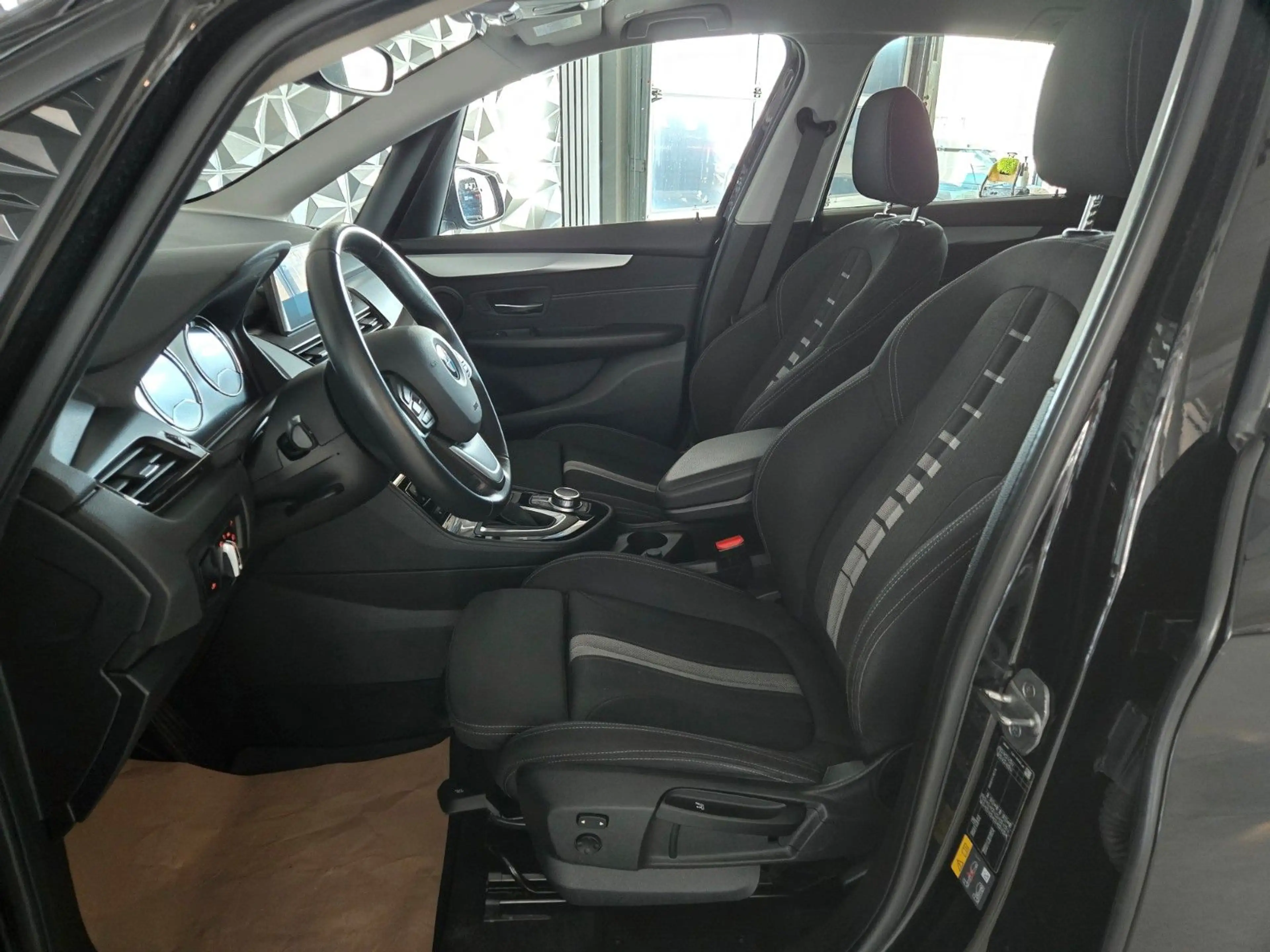 BMW 225 2 Active Tourer 225 xe Advantage*NAVI*LED* — photo 9