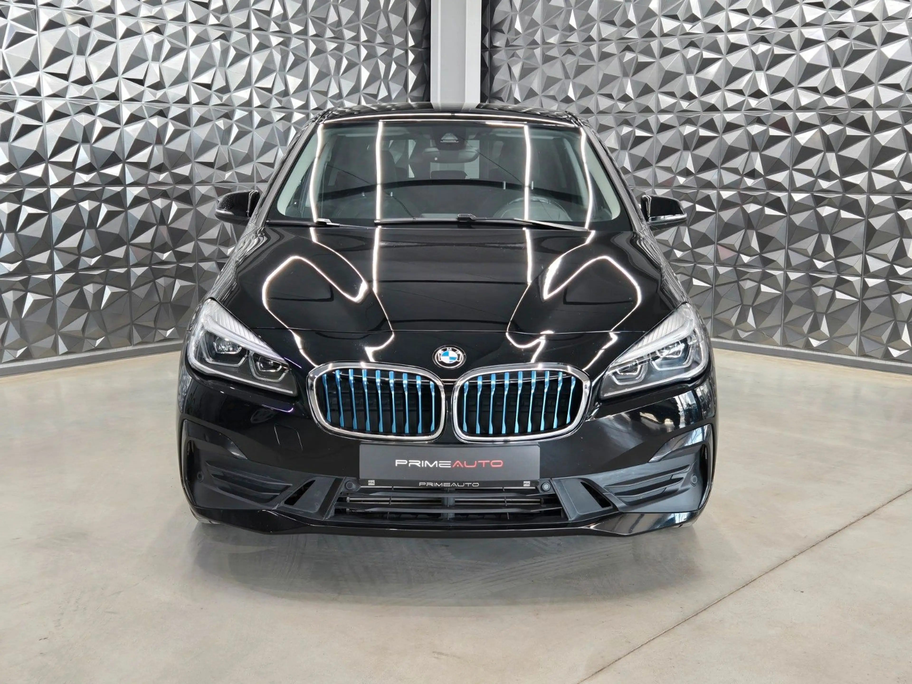 BMW 225 2 Active Tourer 225 xe Advantage*NAVI*LED* — photo 2