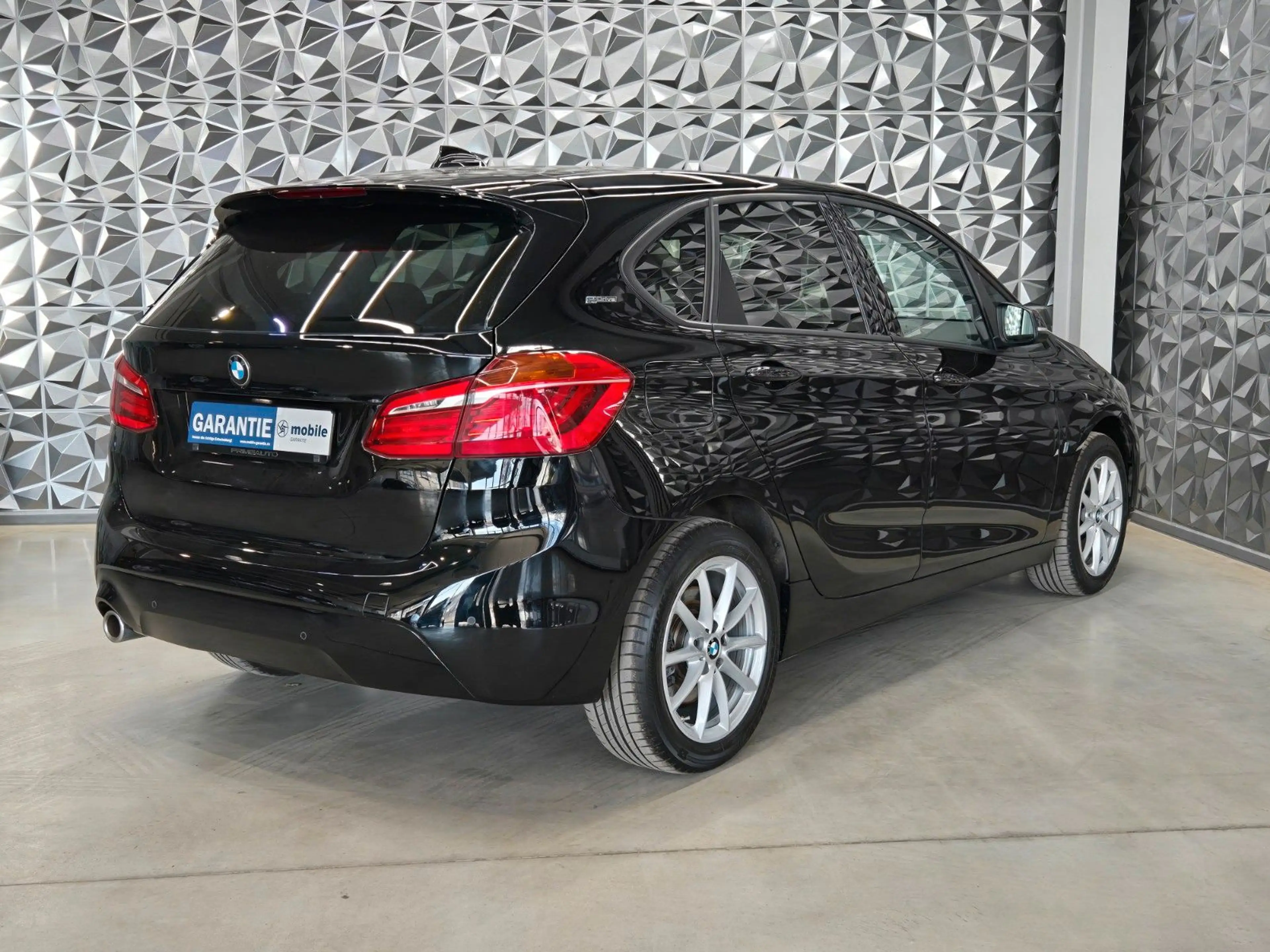 BMW 225 2 Active Tourer 225 xe Advantage*NAVI*LED* — photo 5