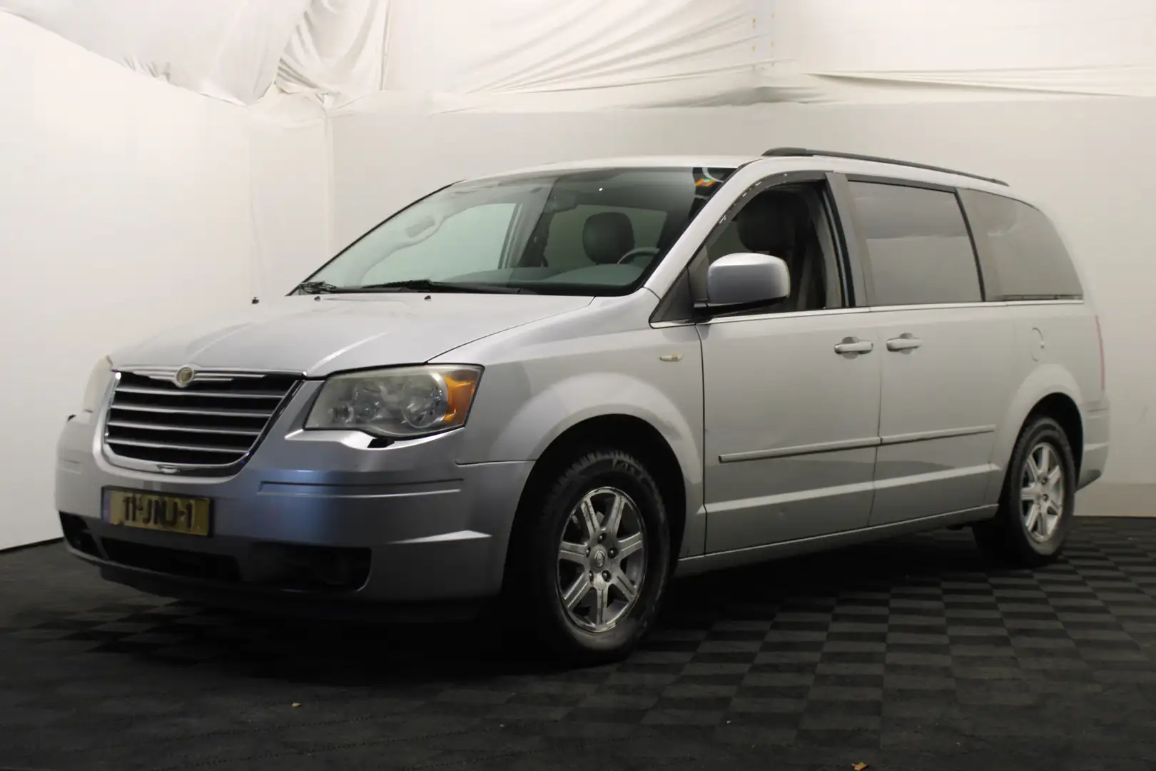 Chrysler Town & Country 3.8 V6 Grau - 1