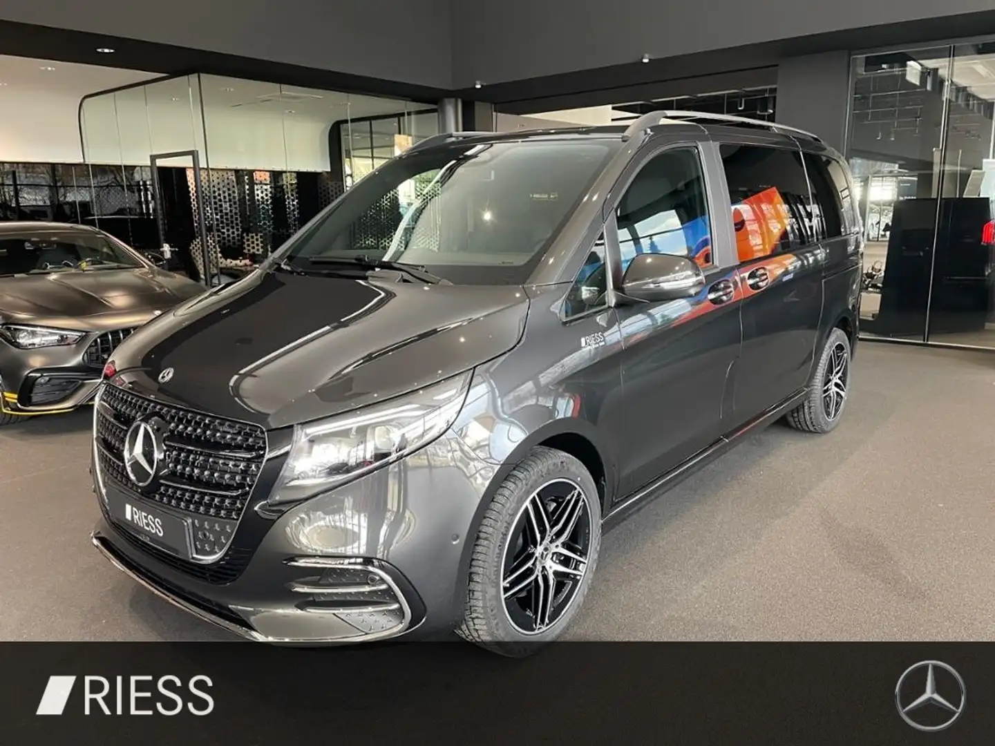 Mercedes-Benz V 300 d Kompakt STYLE AHK/4MATIC/360°/AMG/LENKA Gris - 2