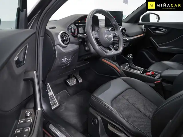 Audi Q2 view 13