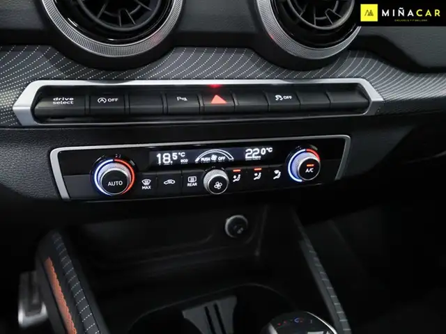 Audi Q2 view 18