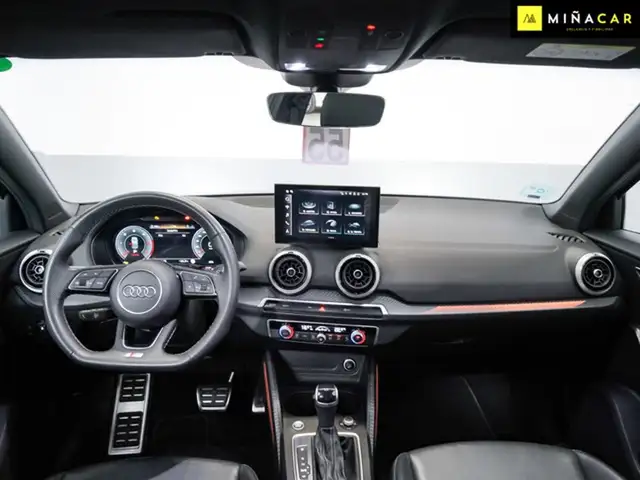 Audi Q2 view 4