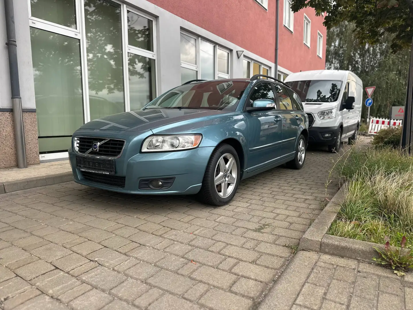 Volvo V50 D5 MomentumAutomatik Klima Sitzheizung Standheizung Blau - 1