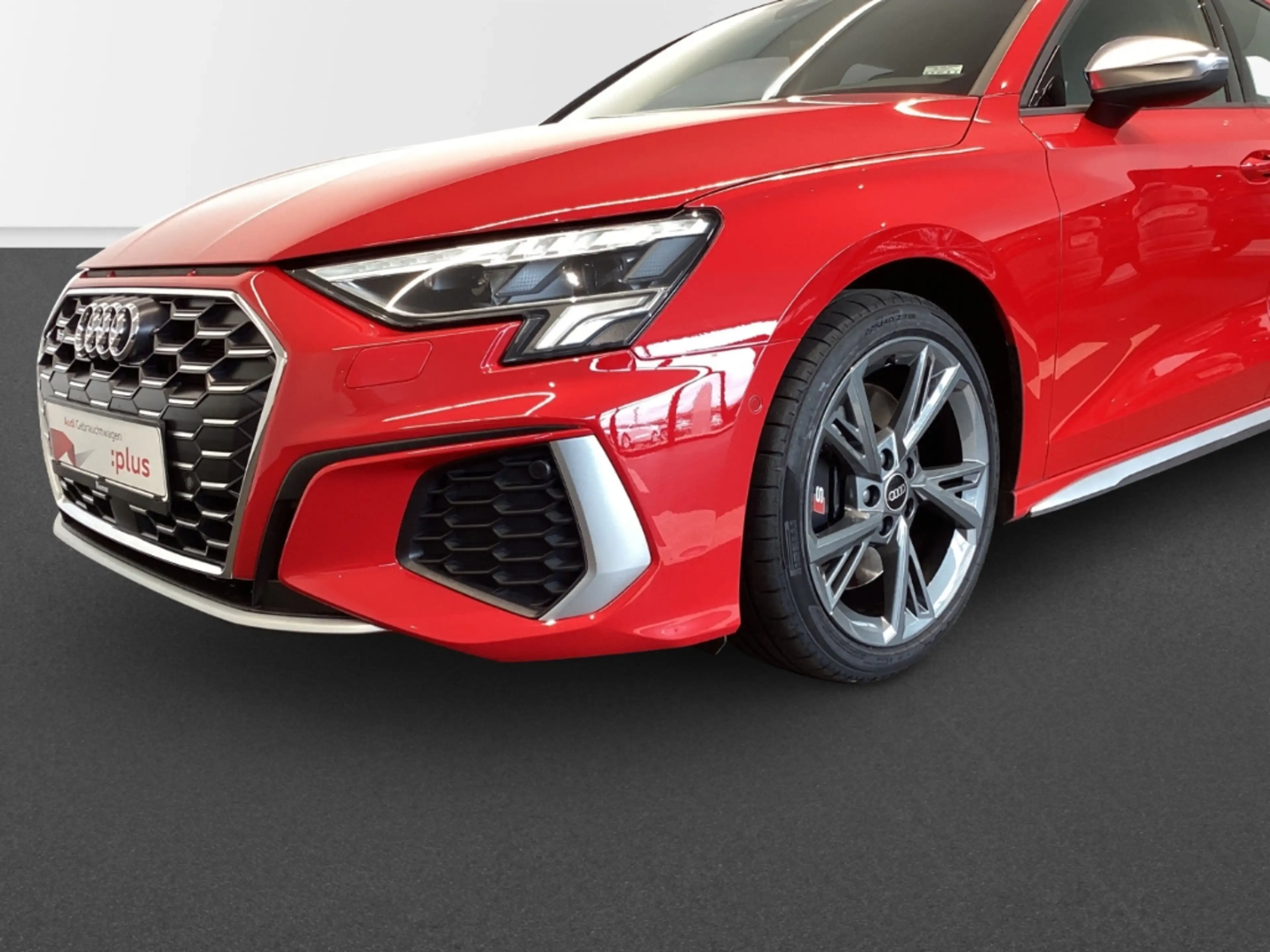 Audi S3 quattro Sportback TFSI S tronic*Leder*Navi*El.Heck — photo 4
