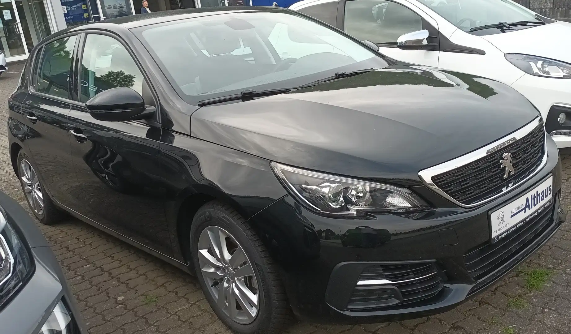 Peugeot 308 Active PureTech 130 mit 8 fach Alurädern Schwarz - 2