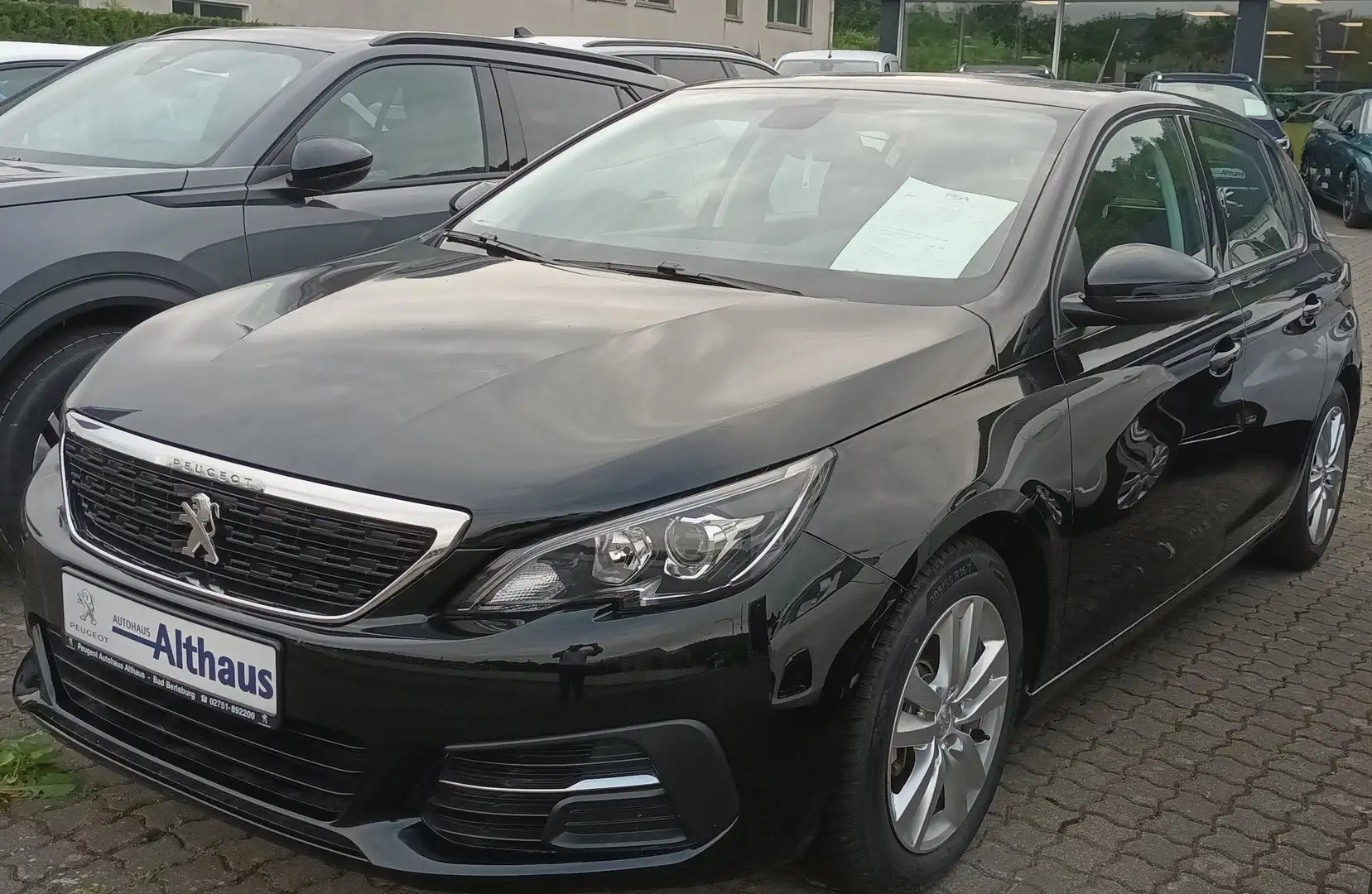 Peugeot 308 Active PureTech 130 mit 8 fach Alurädern Schwarz - 1