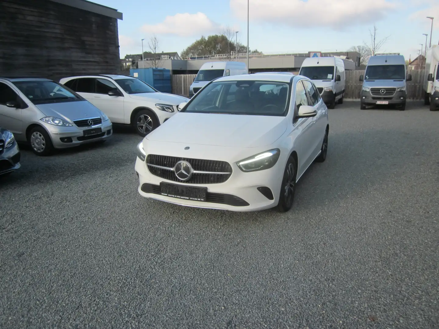 Mercedes-Benz B 200 MILD HYBRIDE-DISTRONIC-TREKHAAK- Weiß - 1