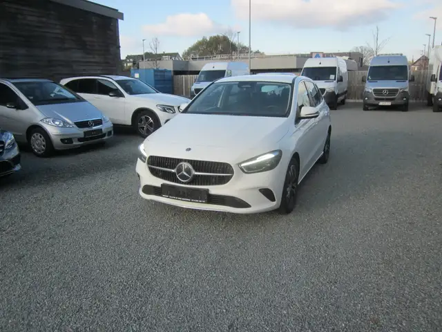 Mercedes-Benz B 200 MILD HYBRIDE-DISTRONIC-TREKHAAK-