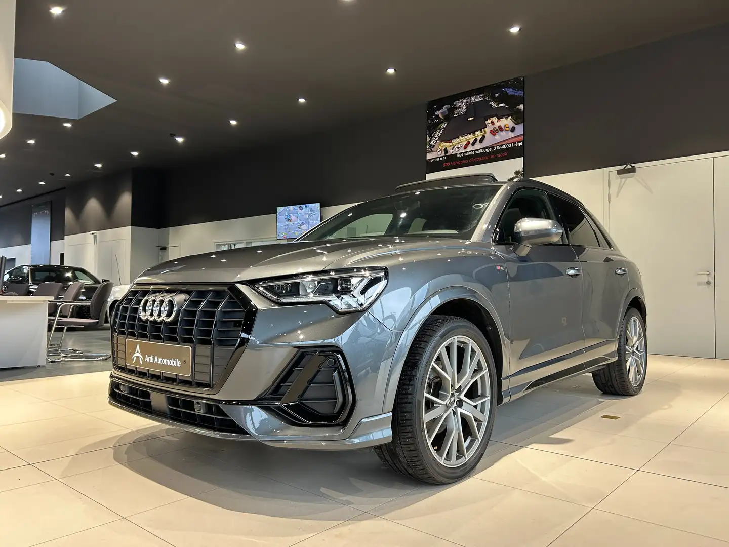 Audi Q3 Q3 TDi S line *GARANTIE 12 MOIS*TOIT OUVRANT* Gris - 1